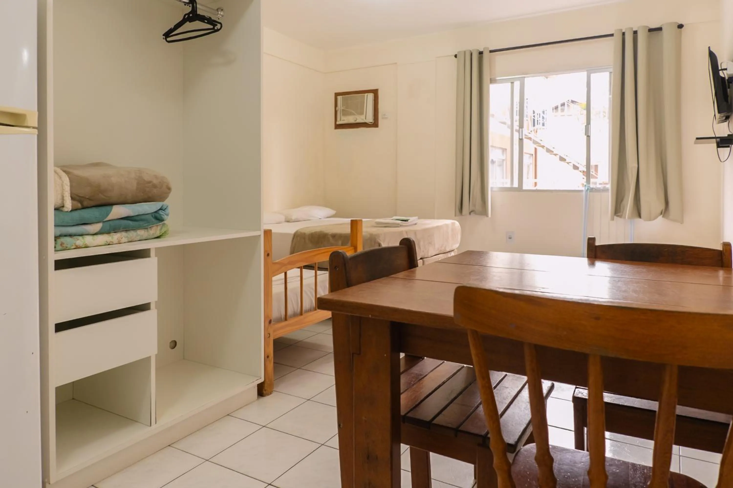 Bed in HANNA Amsterdam Hotel & Eventos