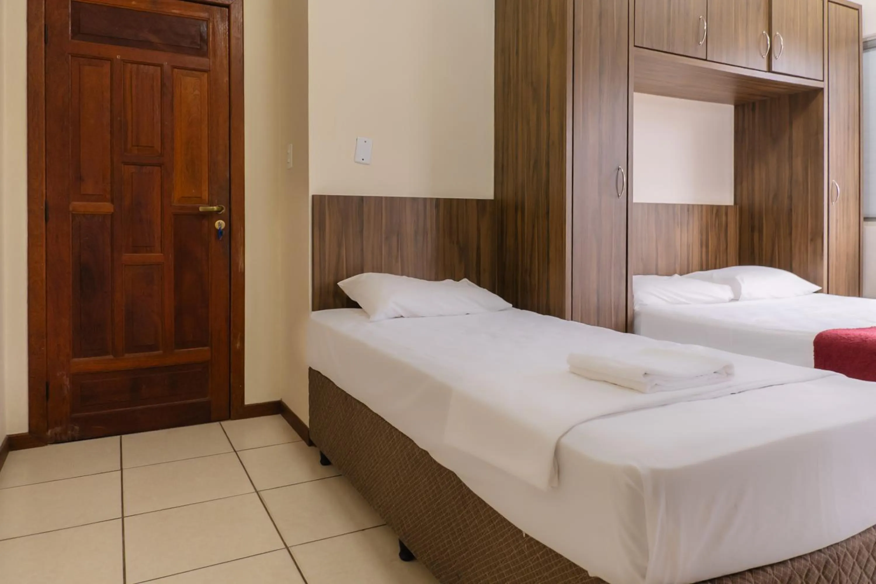 Bed in HANNA Amsterdam Hotel & Eventos