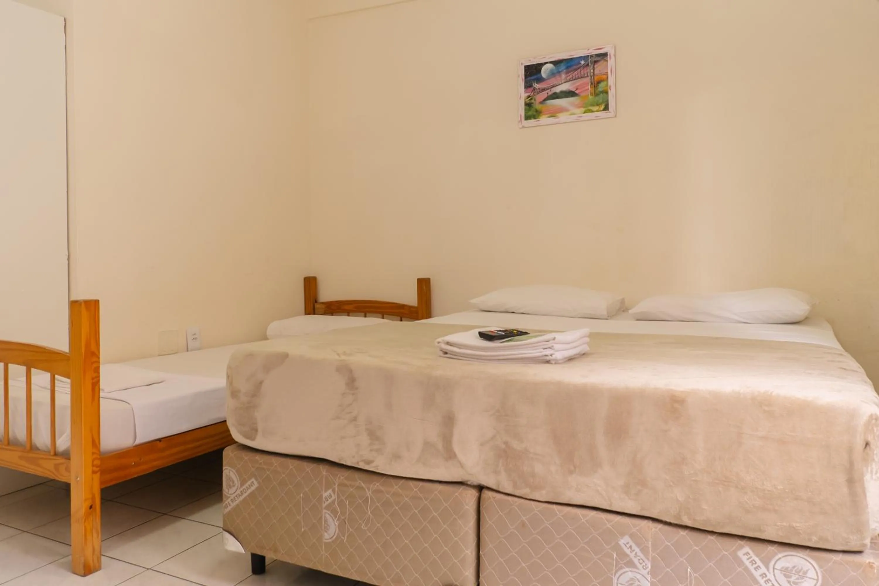 Bed in HANNA Amsterdam Hotel & Eventos