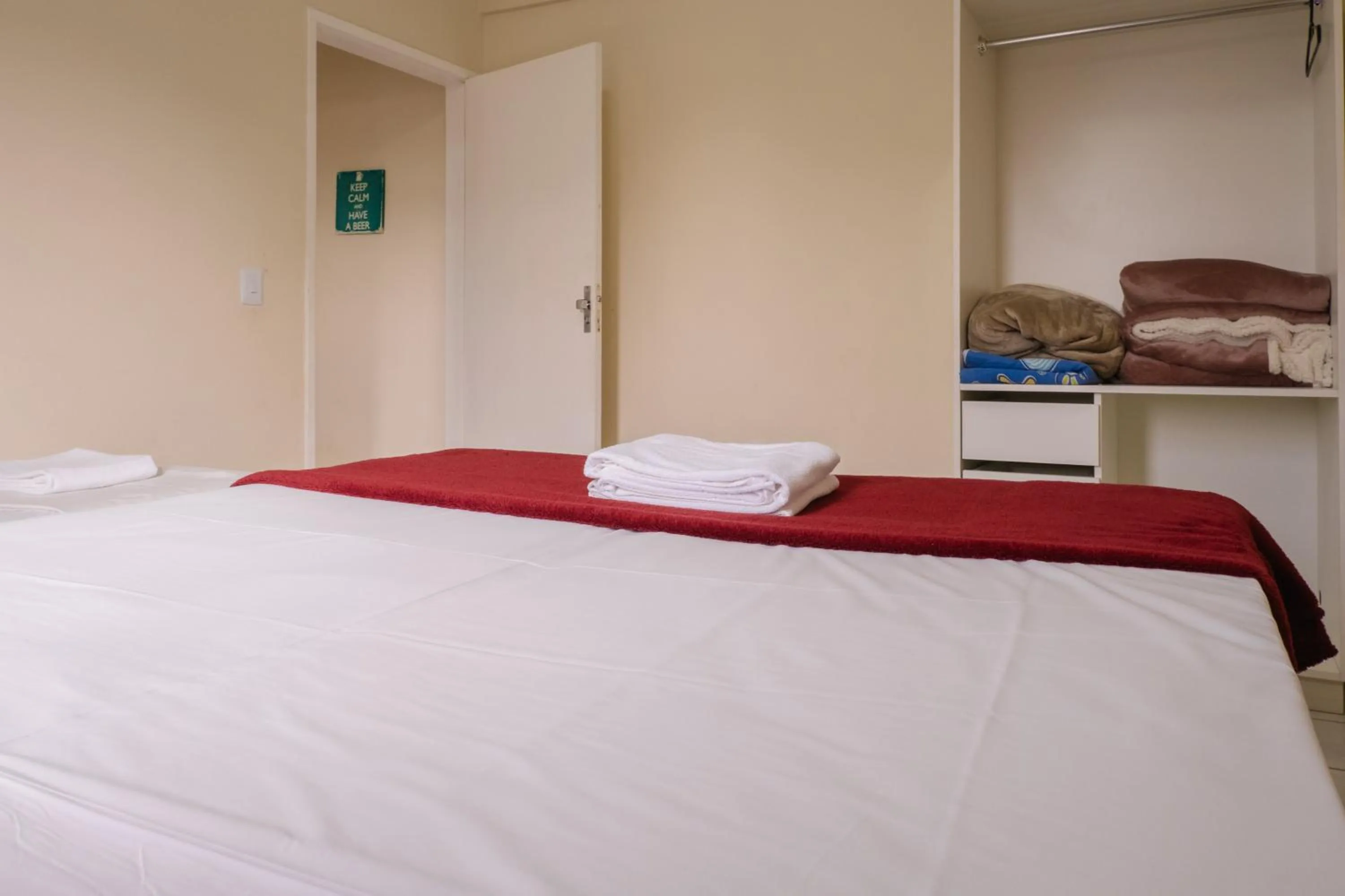 Bed in HANNA Amsterdam Hotel & Eventos