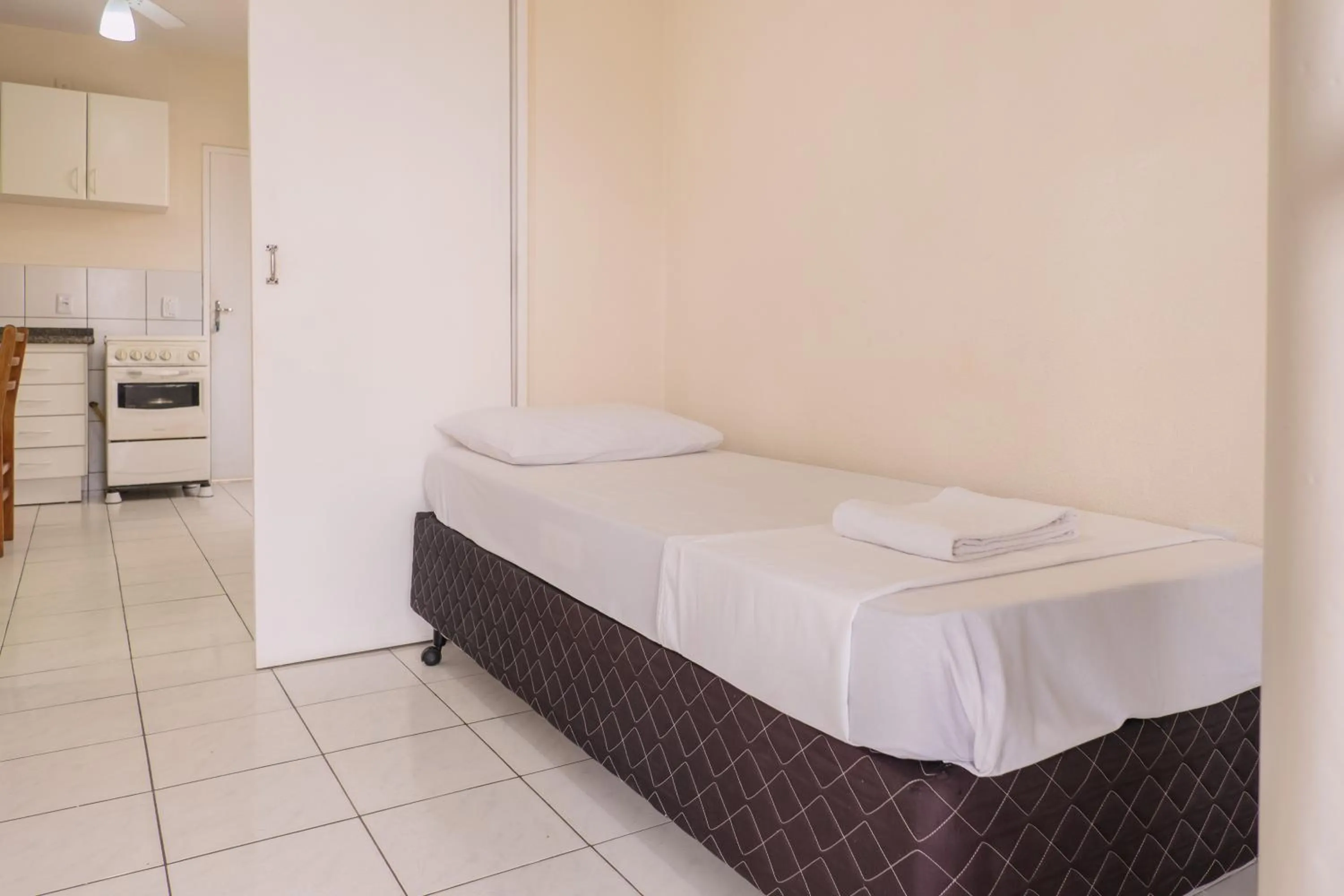 Bed in HANNA Amsterdam Hotel & Eventos