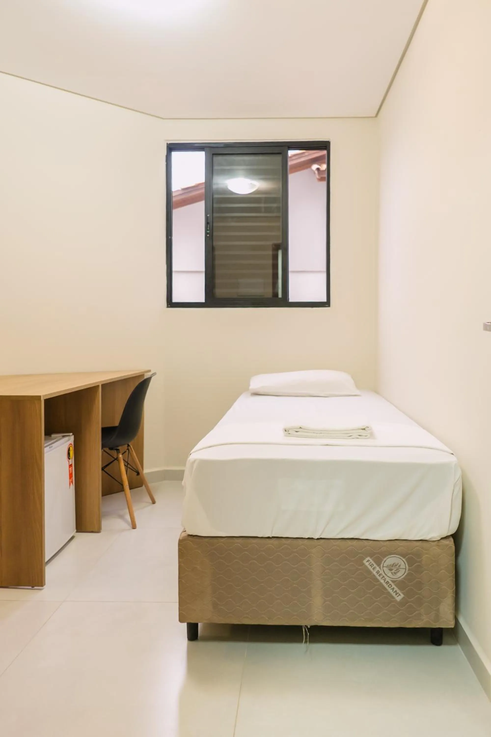 Bed in HANNA Amsterdam Hotel & Eventos