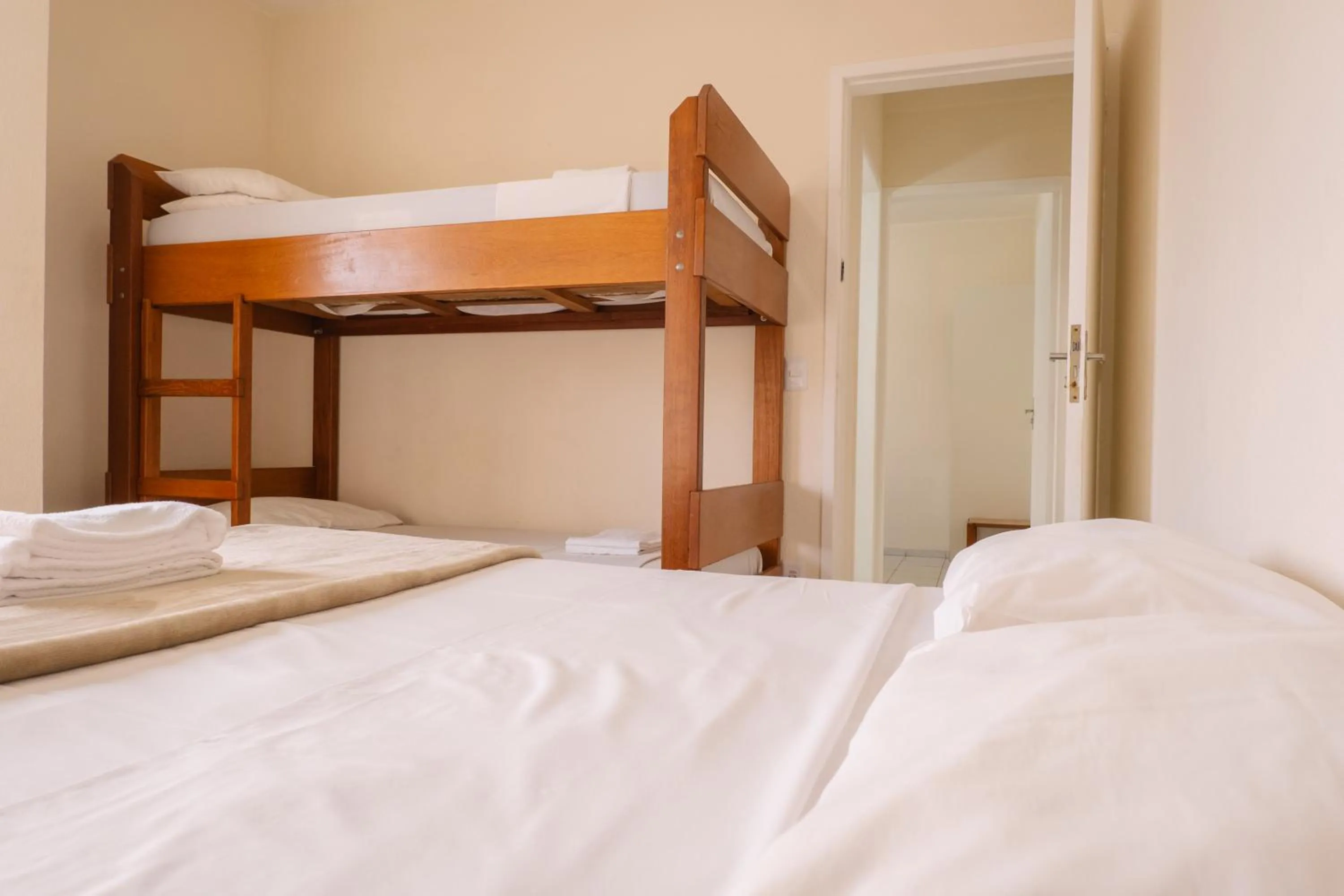 Bed in HANNA Amsterdam Hotel & Eventos