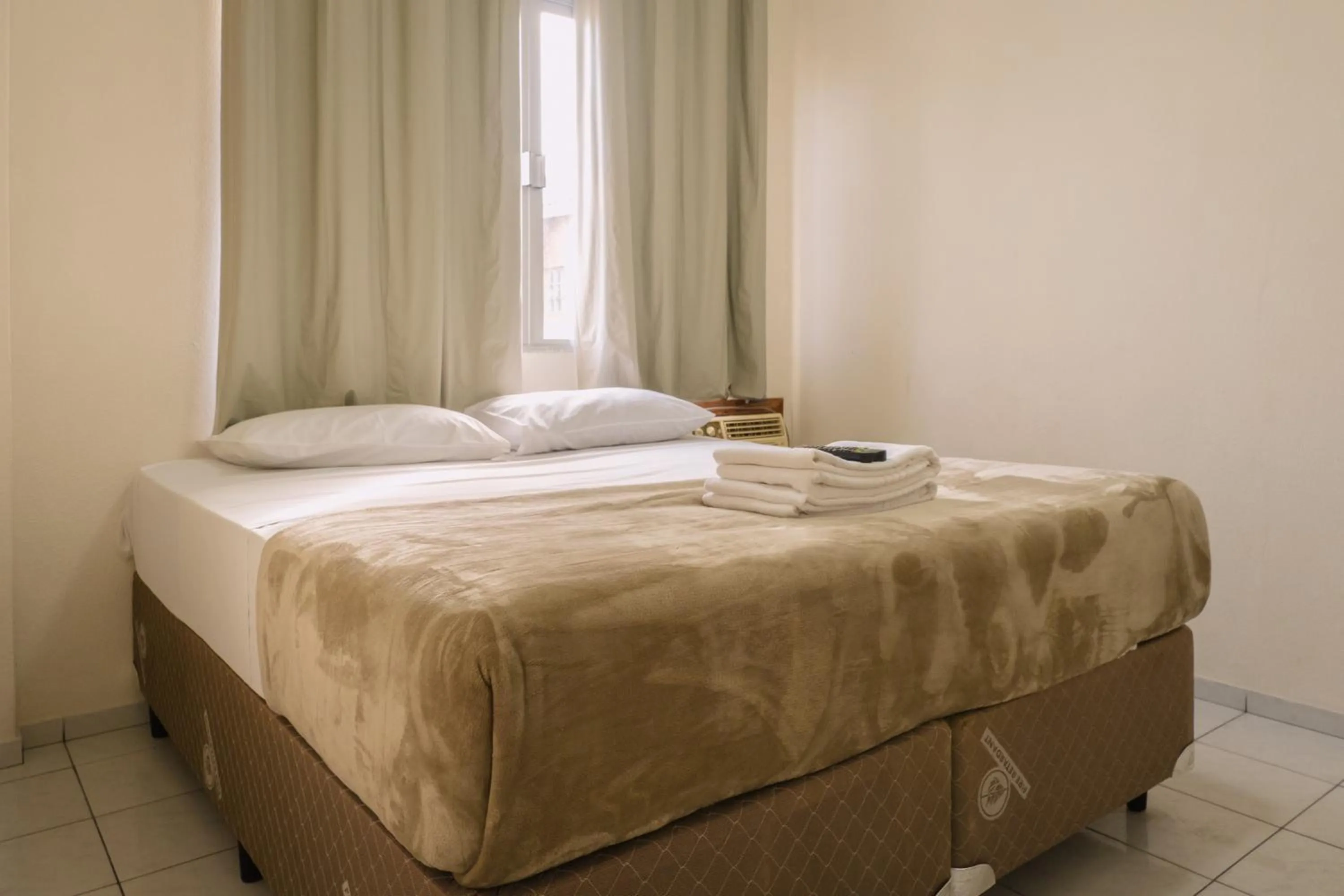 Bed in HANNA Amsterdam Hotel & Eventos