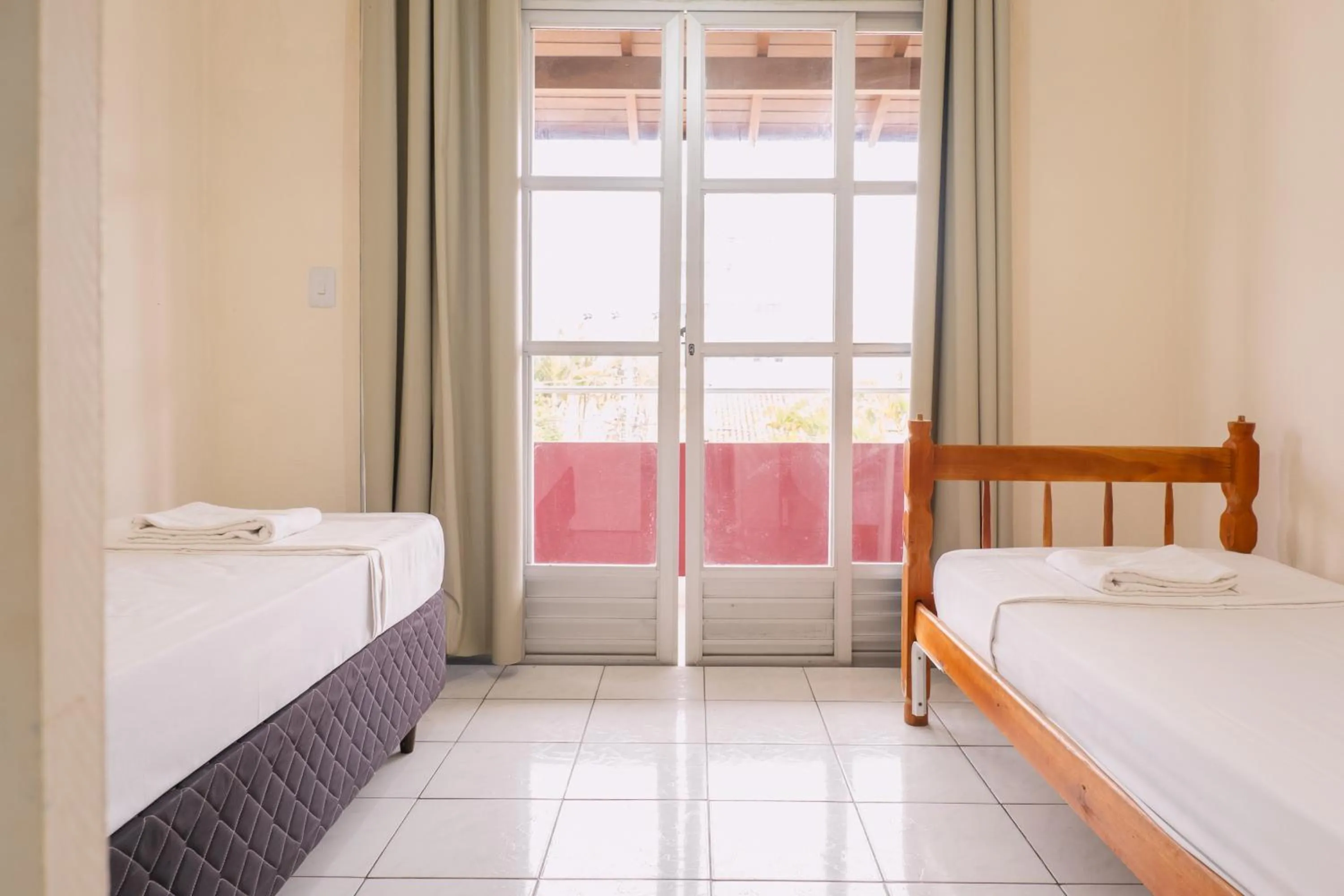 Bed in HANNA Amsterdam Hotel & Eventos