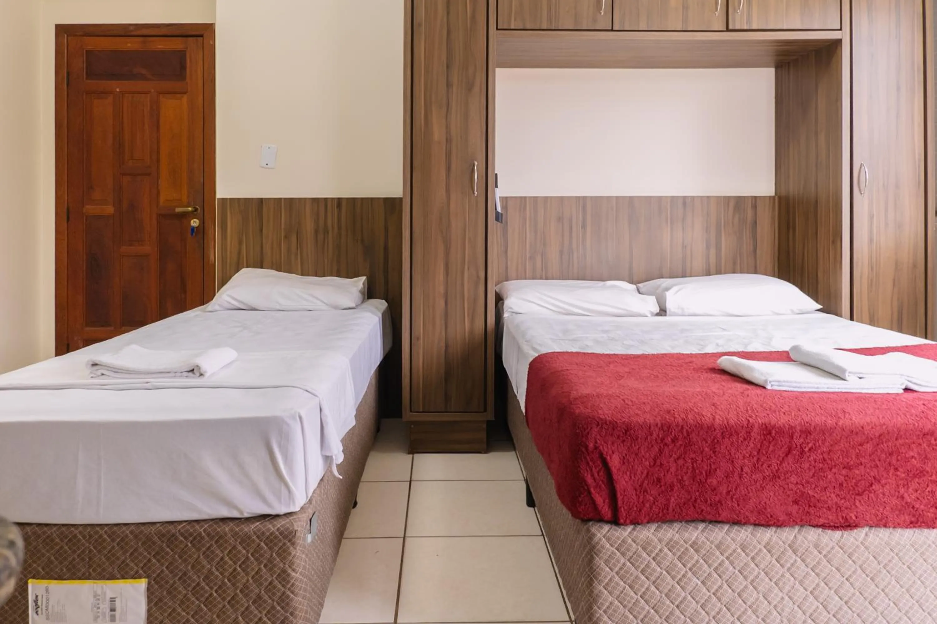 Bed in HANNA Amsterdam Hotel & Eventos