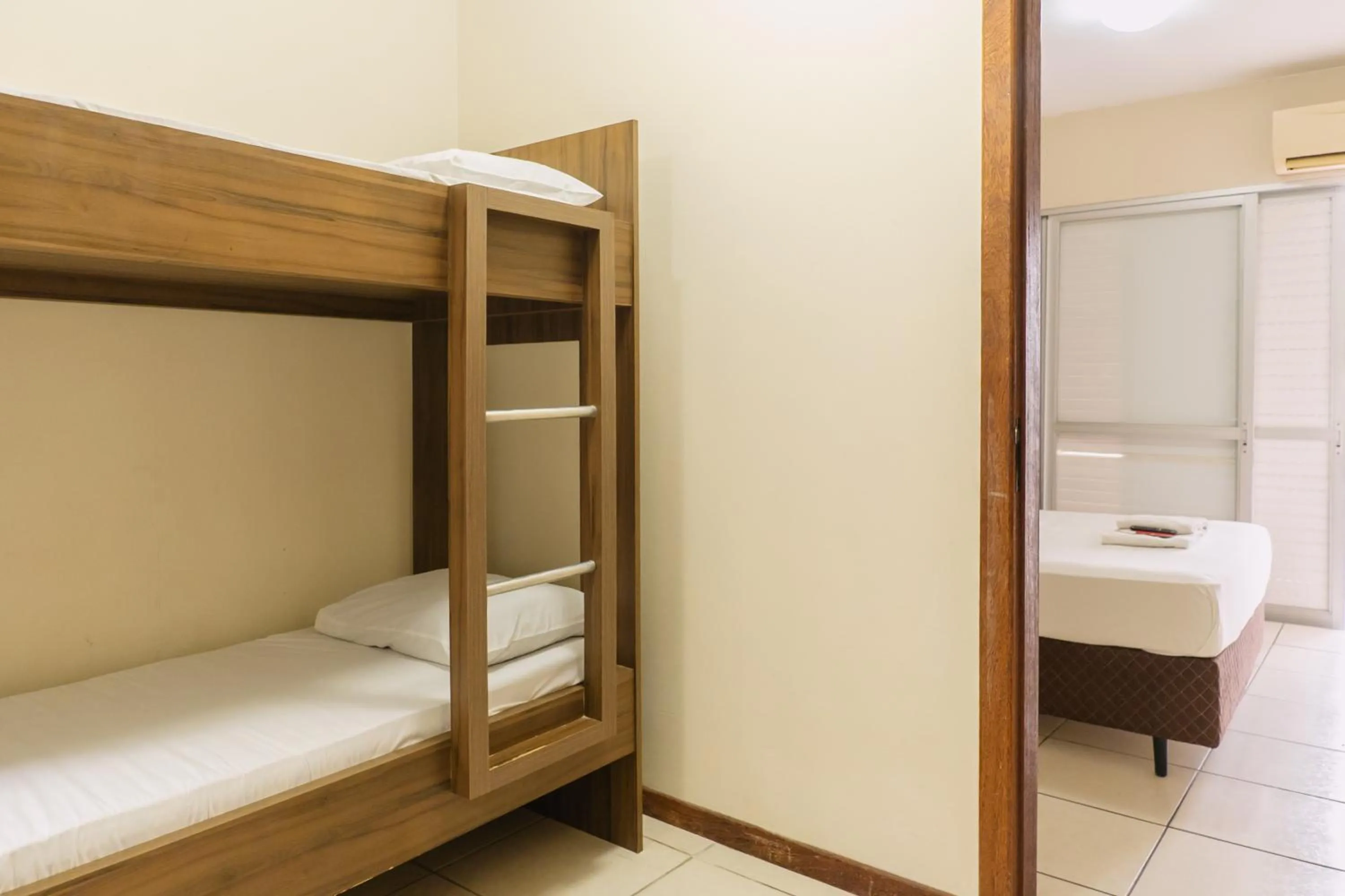 Bed in HANNA Amsterdam Hotel & Eventos