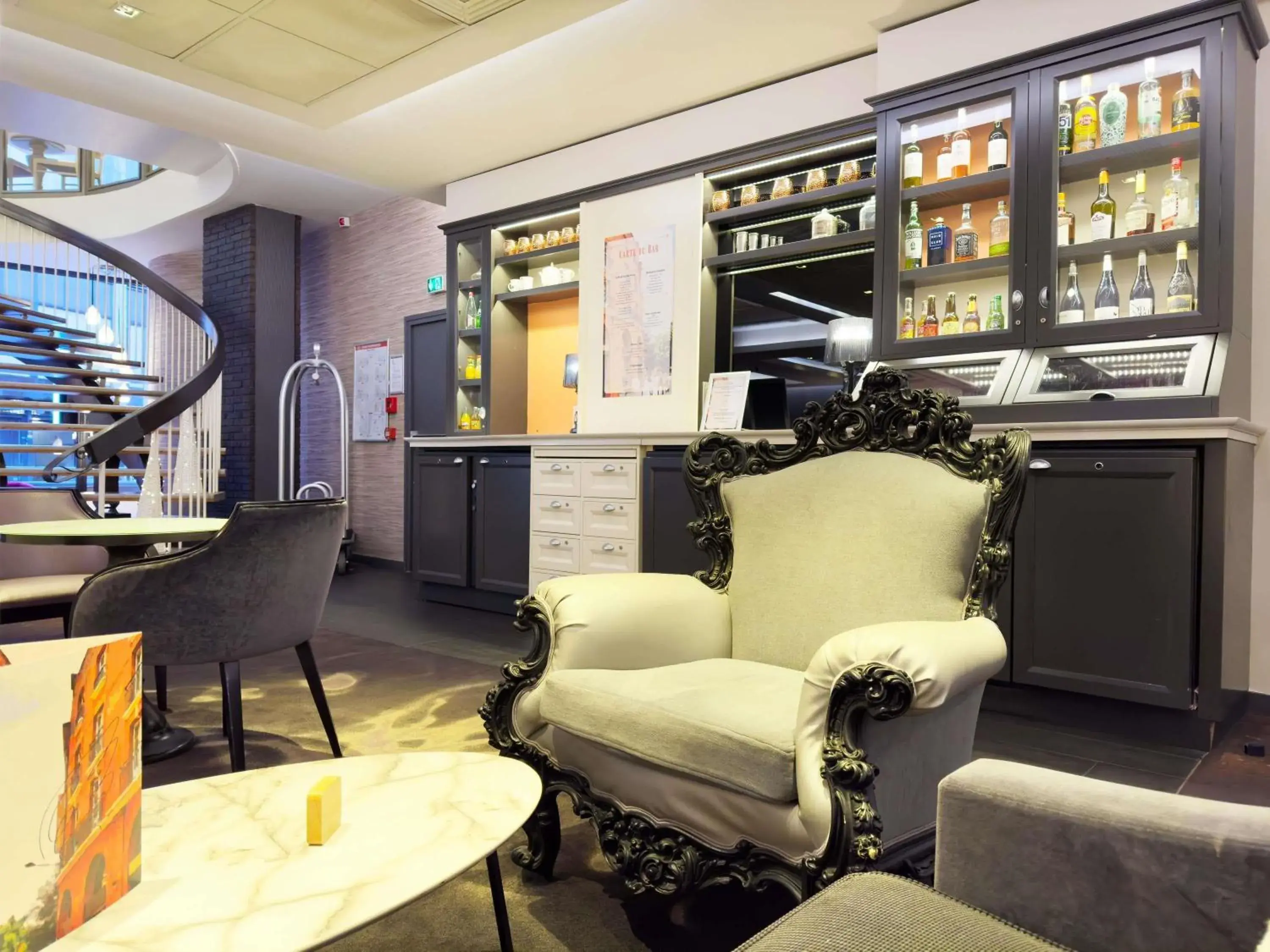 Lounge or bar in Mercure Toulouse Centre Wilson Capitole Lounge or bar in Mercure Toulouse Centre Wilson Capitole