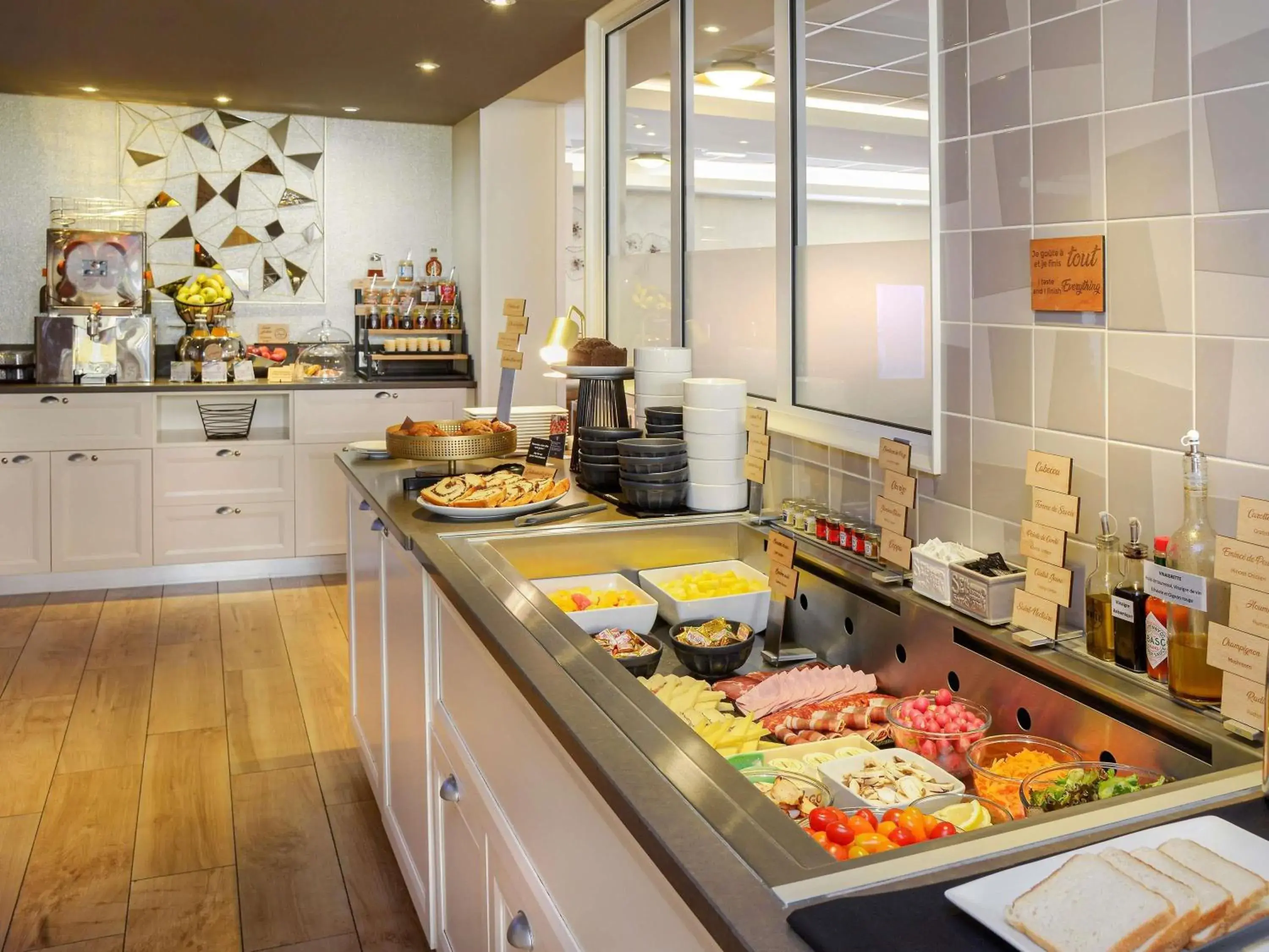 Property building in Mercure Toulouse Centre Wilson Capitole Property building in Mercure Toulouse Centre Wilson Capitole