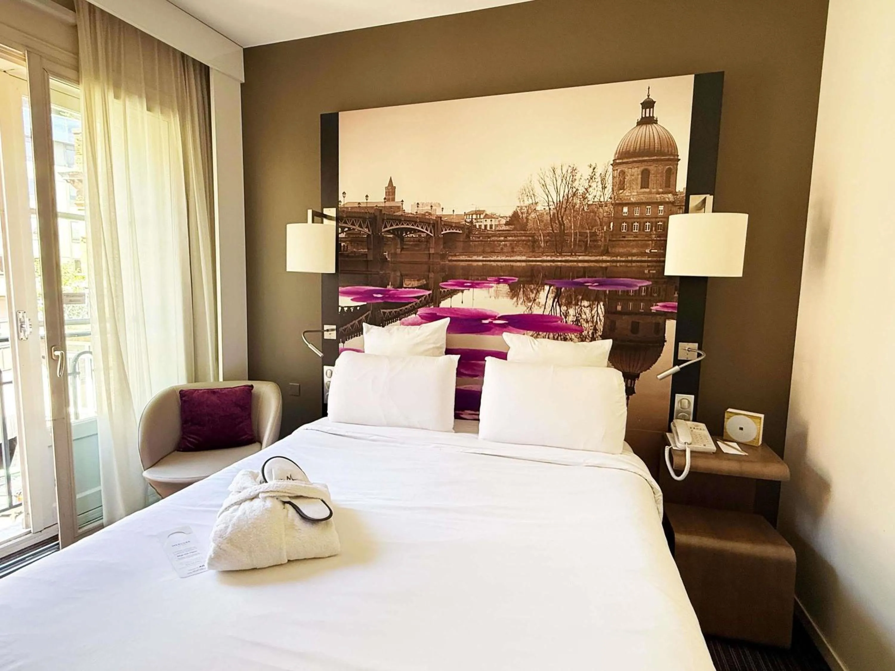 Bedroom, Bed in Mercure Toulouse Centre Wilson Capitole