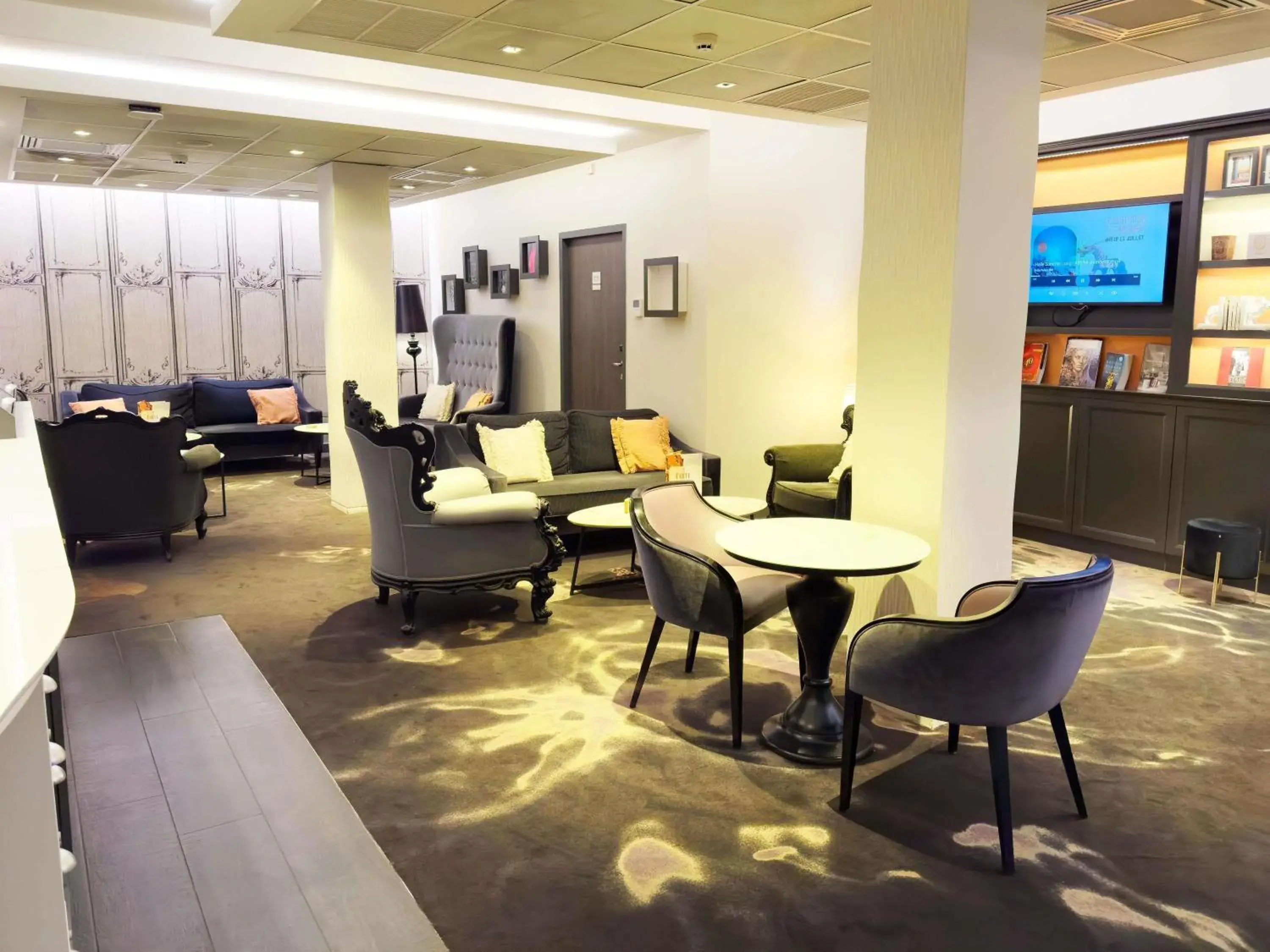 Lounge or bar in Mercure Toulouse Centre Wilson Capitole Lounge or bar in Mercure Toulouse Centre Wilson Capitole