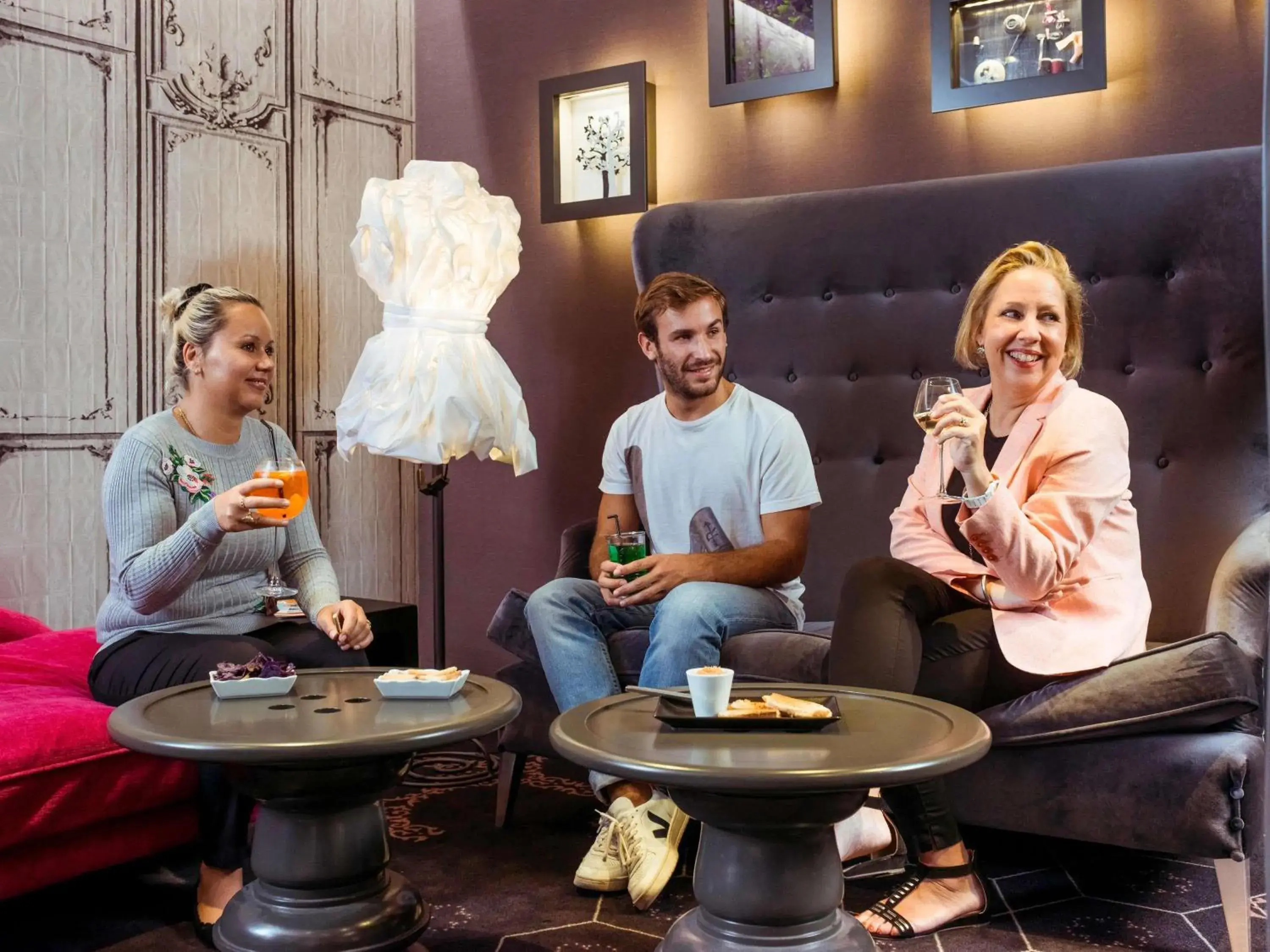 Lounge or bar in Mercure Toulouse Centre Wilson Capitole Lounge or bar in Mercure Toulouse Centre Wilson Capitole