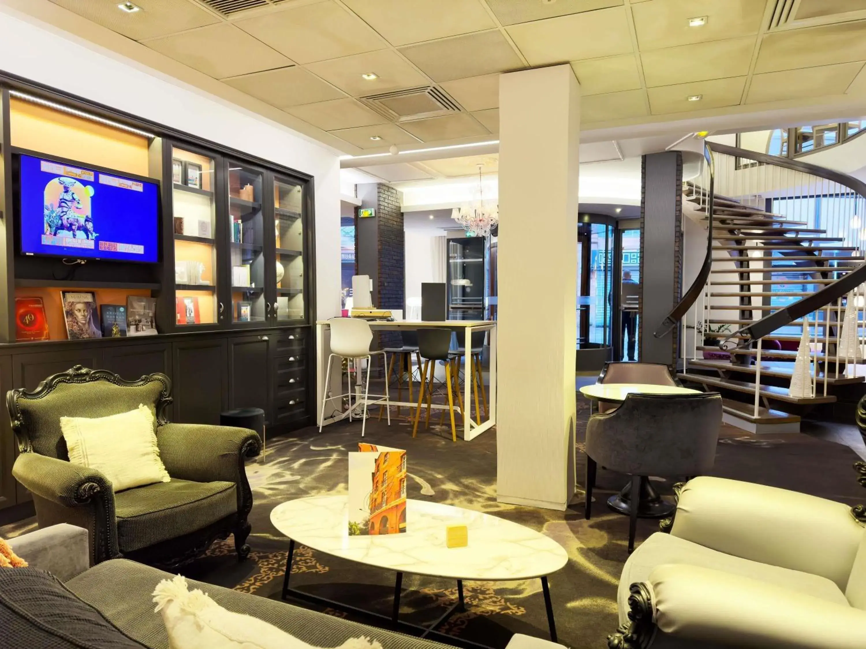 Lounge or bar in Mercure Toulouse Centre Wilson Capitole Lounge or bar in Mercure Toulouse Centre Wilson Capitole
