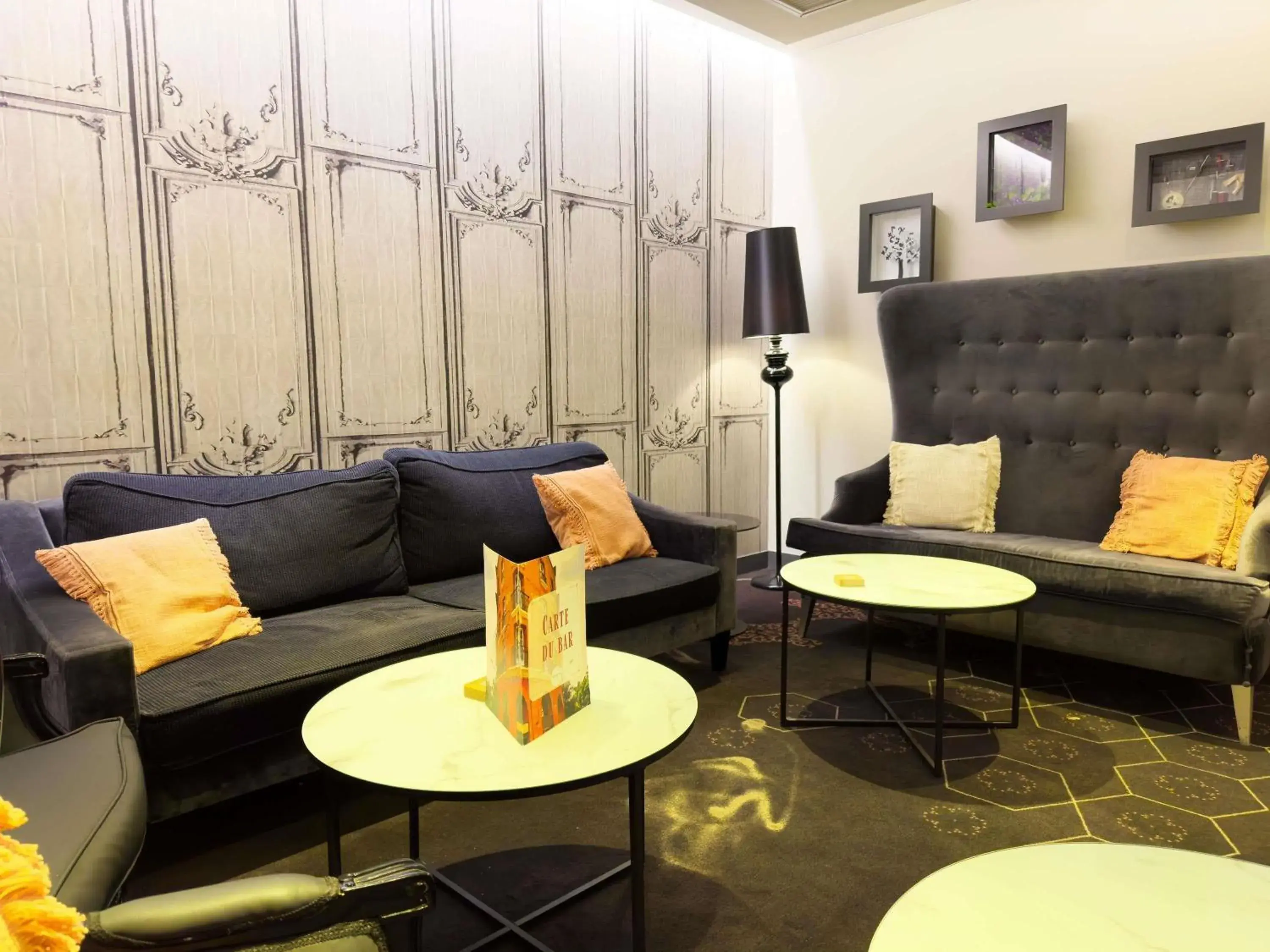 Lounge or bar in Mercure Toulouse Centre Wilson Capitole Lounge or bar in Mercure Toulouse Centre Wilson Capitole