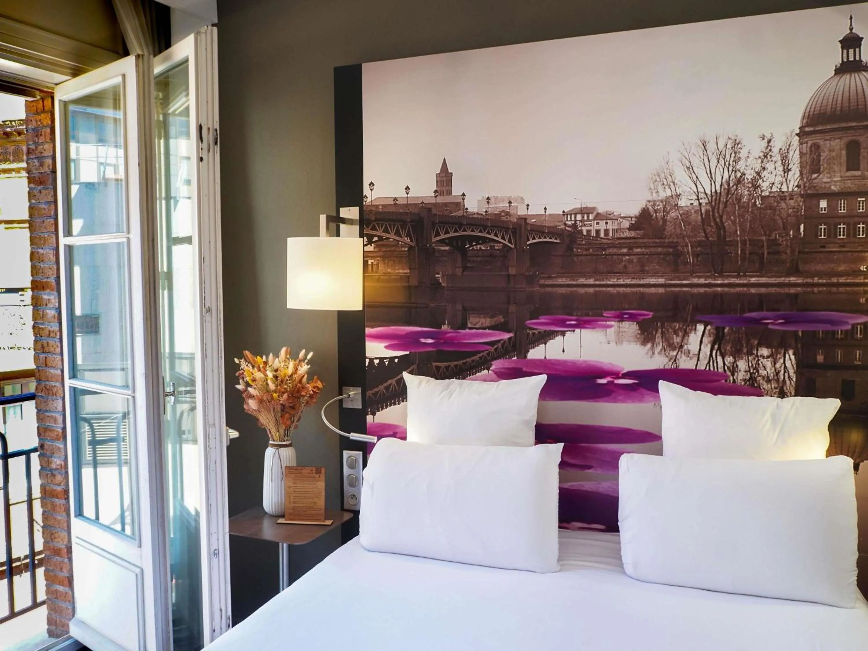 Bedroom, Bed in Mercure Toulouse Centre Wilson Capitole