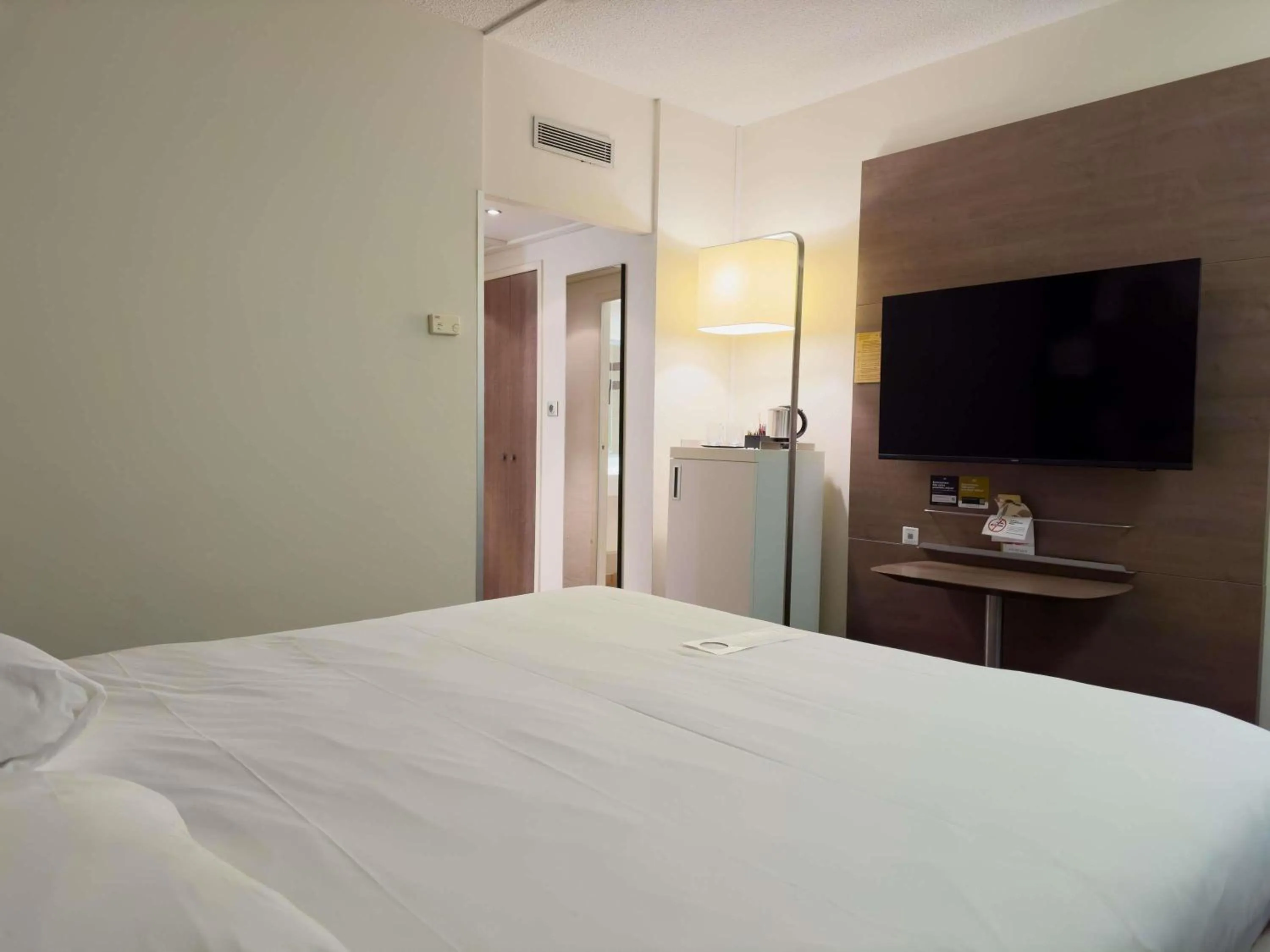 Bedroom, Bed in Mercure Toulouse Centre Wilson Capitole