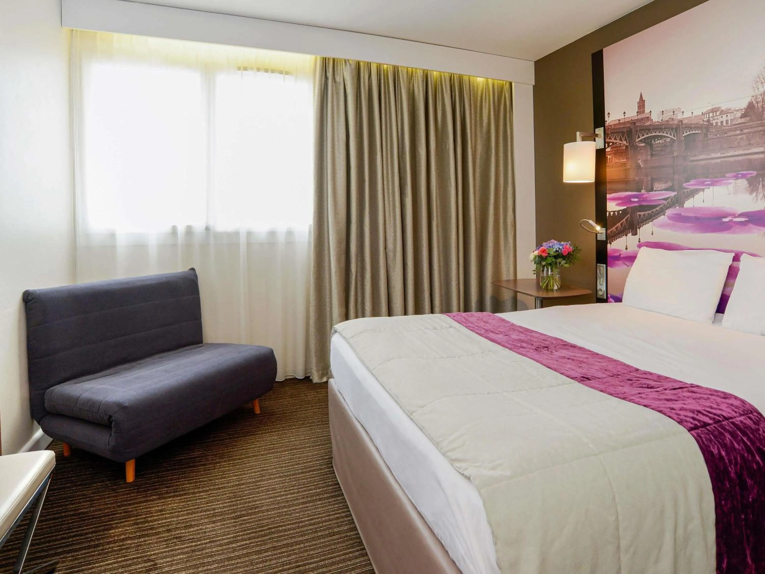 Bedroom, Bed in Mercure Toulouse Centre Wilson Capitole