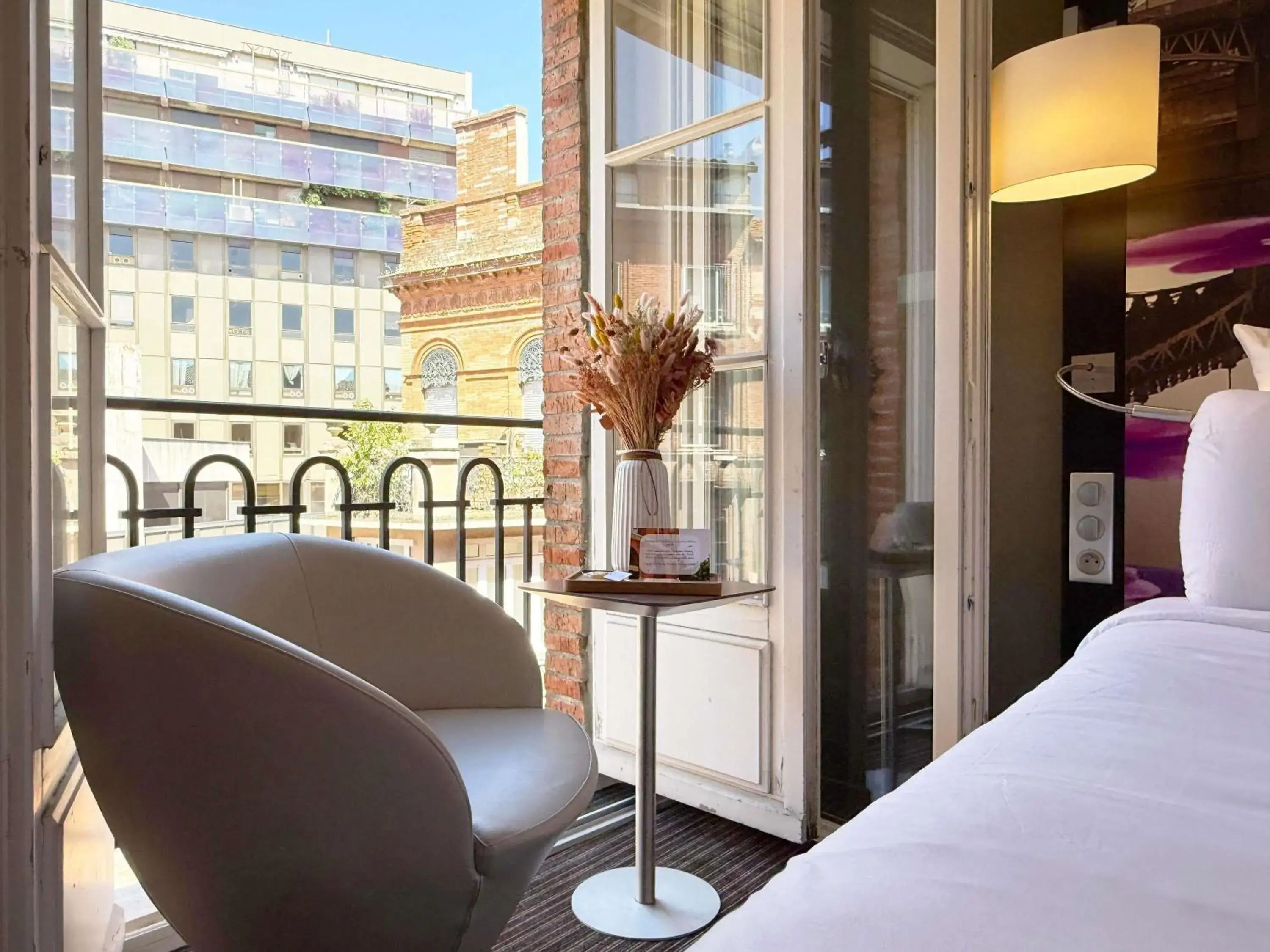 Property building, Bed in Mercure Toulouse Centre Wilson Capitole Property building, Bed in Mercure Toulouse Centre Wilson Capitole