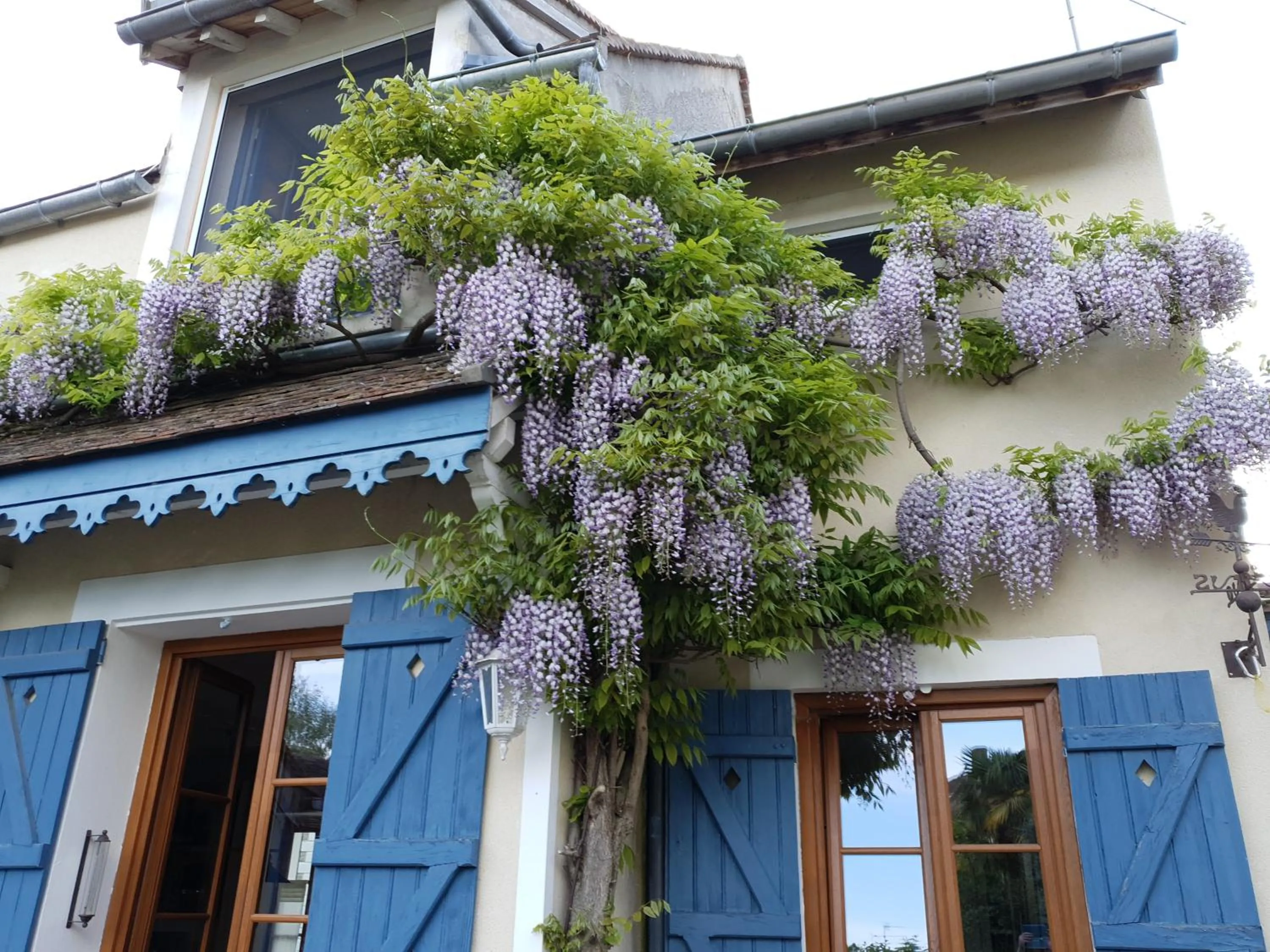Property building in Les Glycines