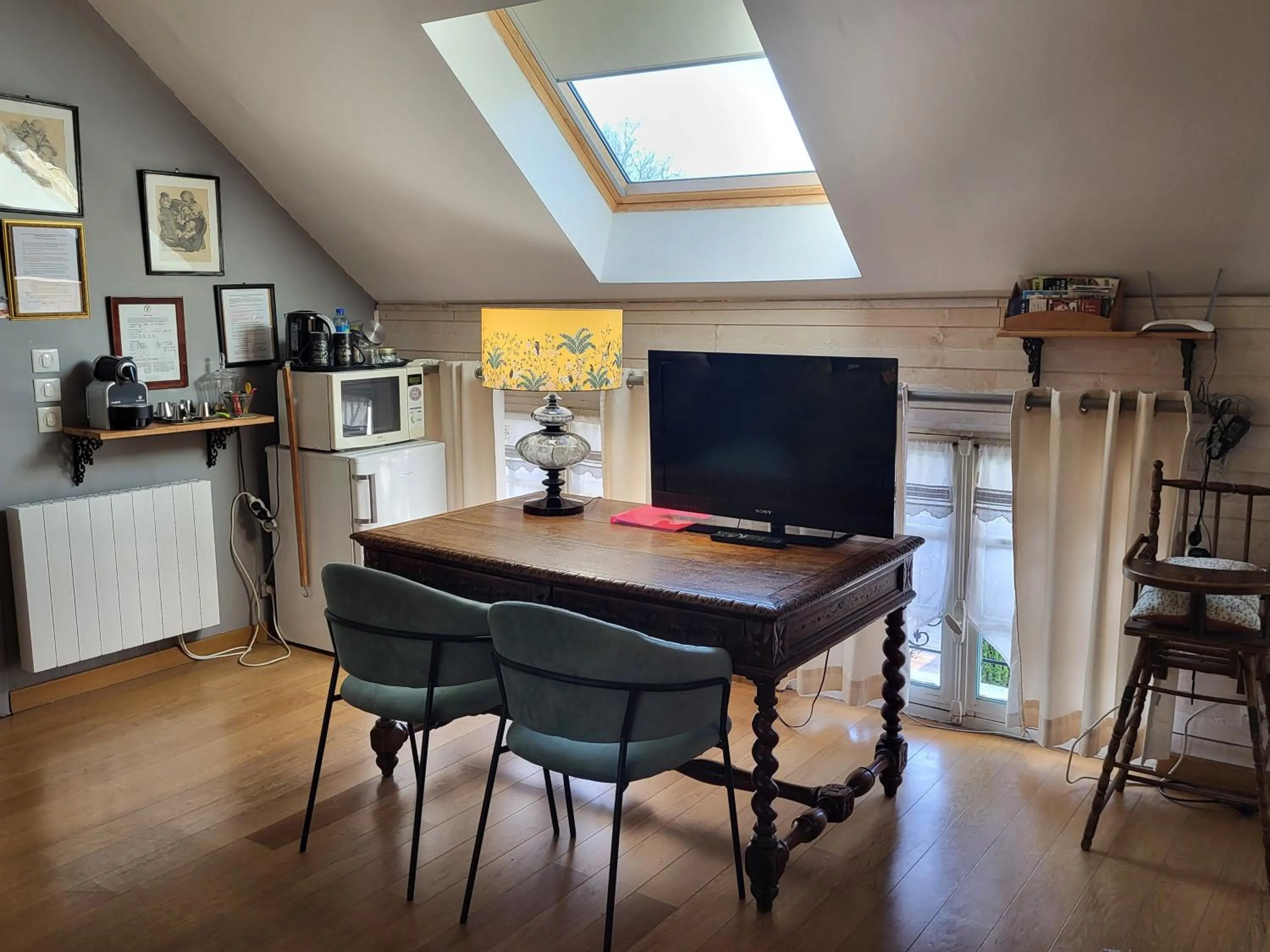 TV and multimedia in Les Glycines