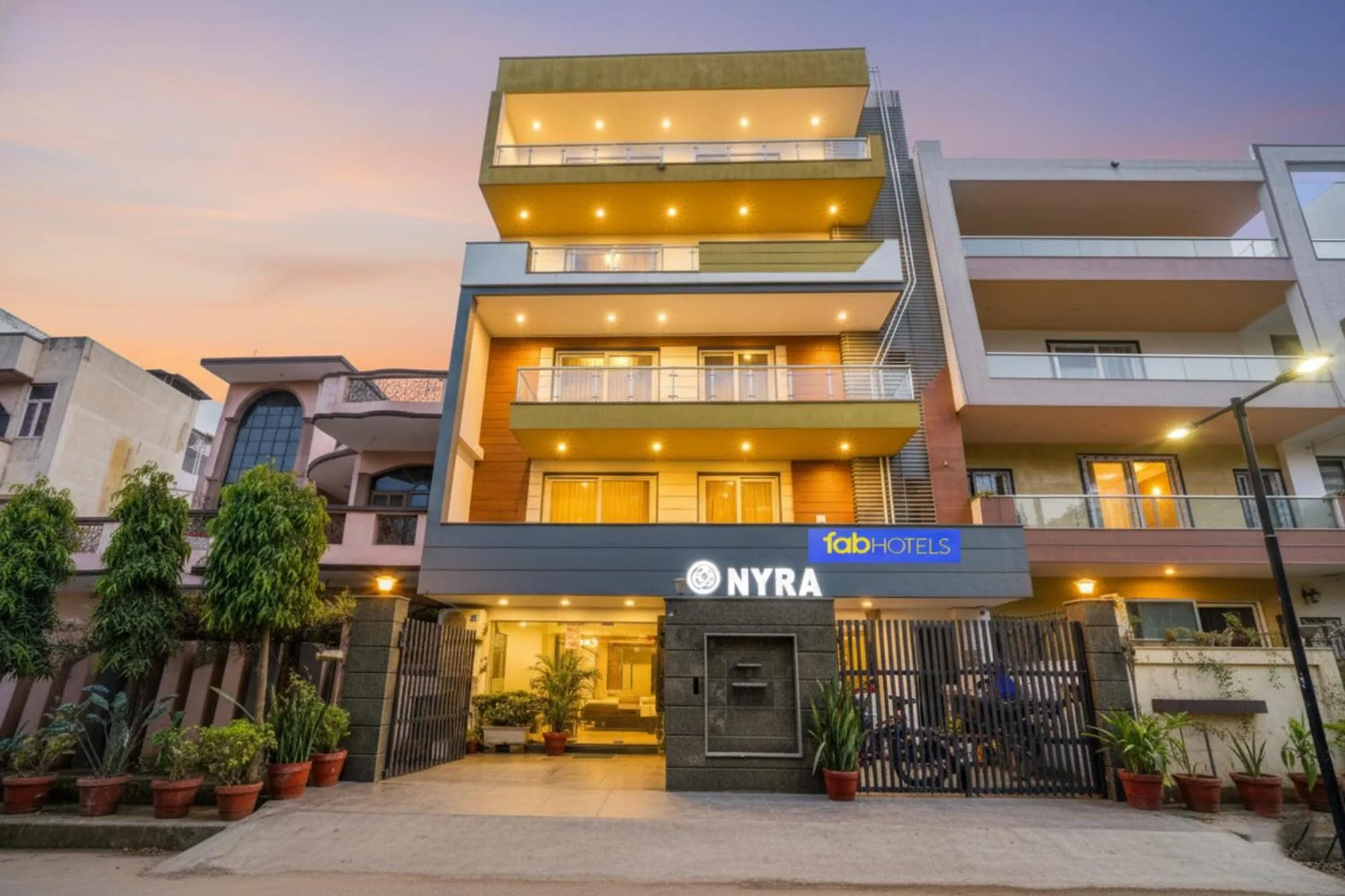 Lobby or reception in FabHotel Amrit Residency