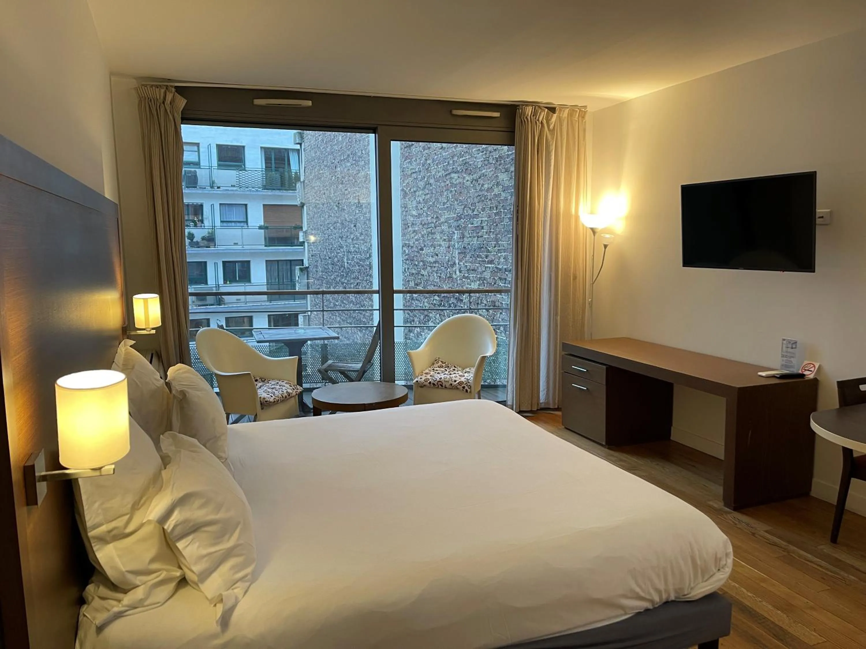 Photo of the whole room, Bed in Residhotel Imperial Rennequin