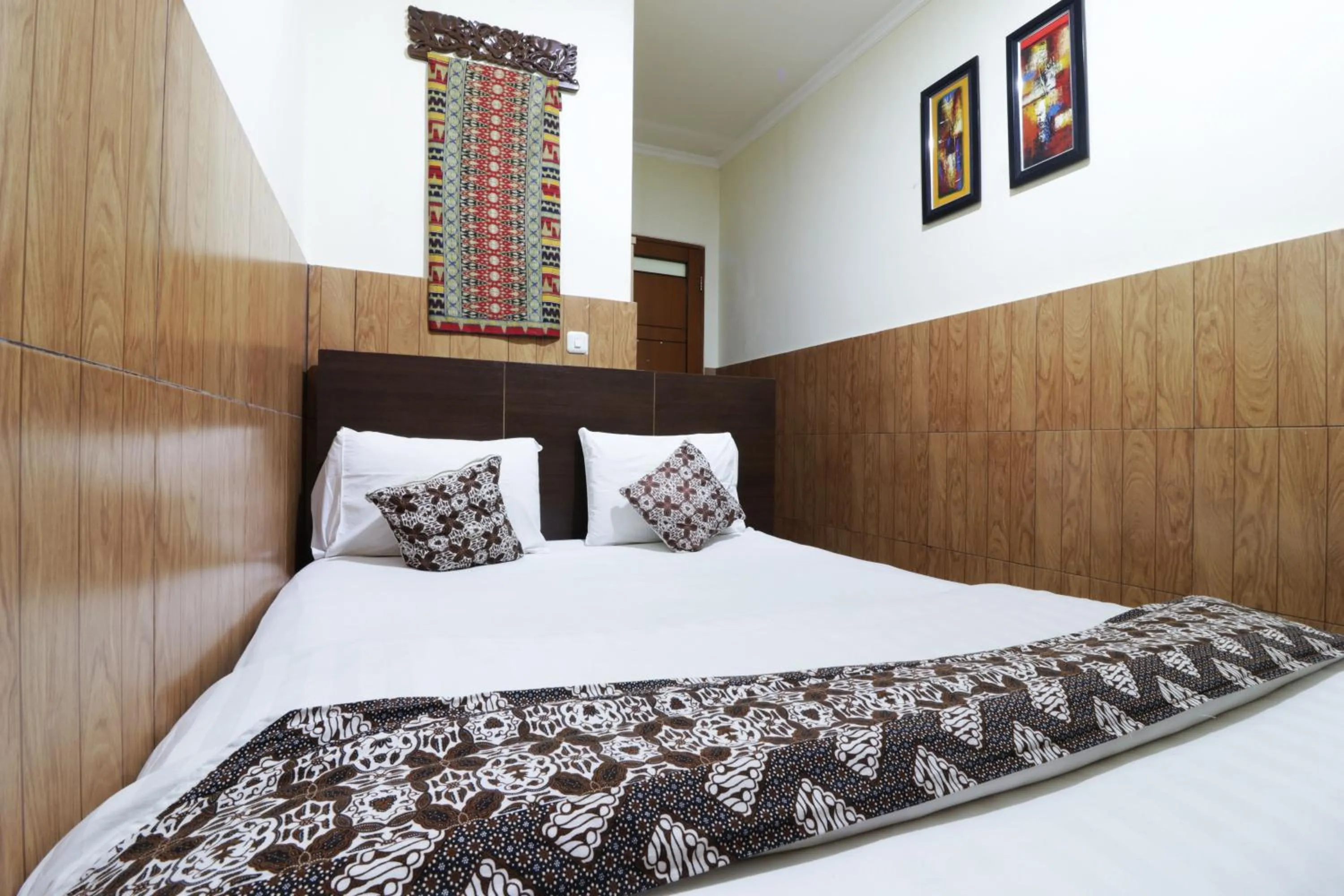 Deluxe Double Room in 58 Guesthouse Tangerang
