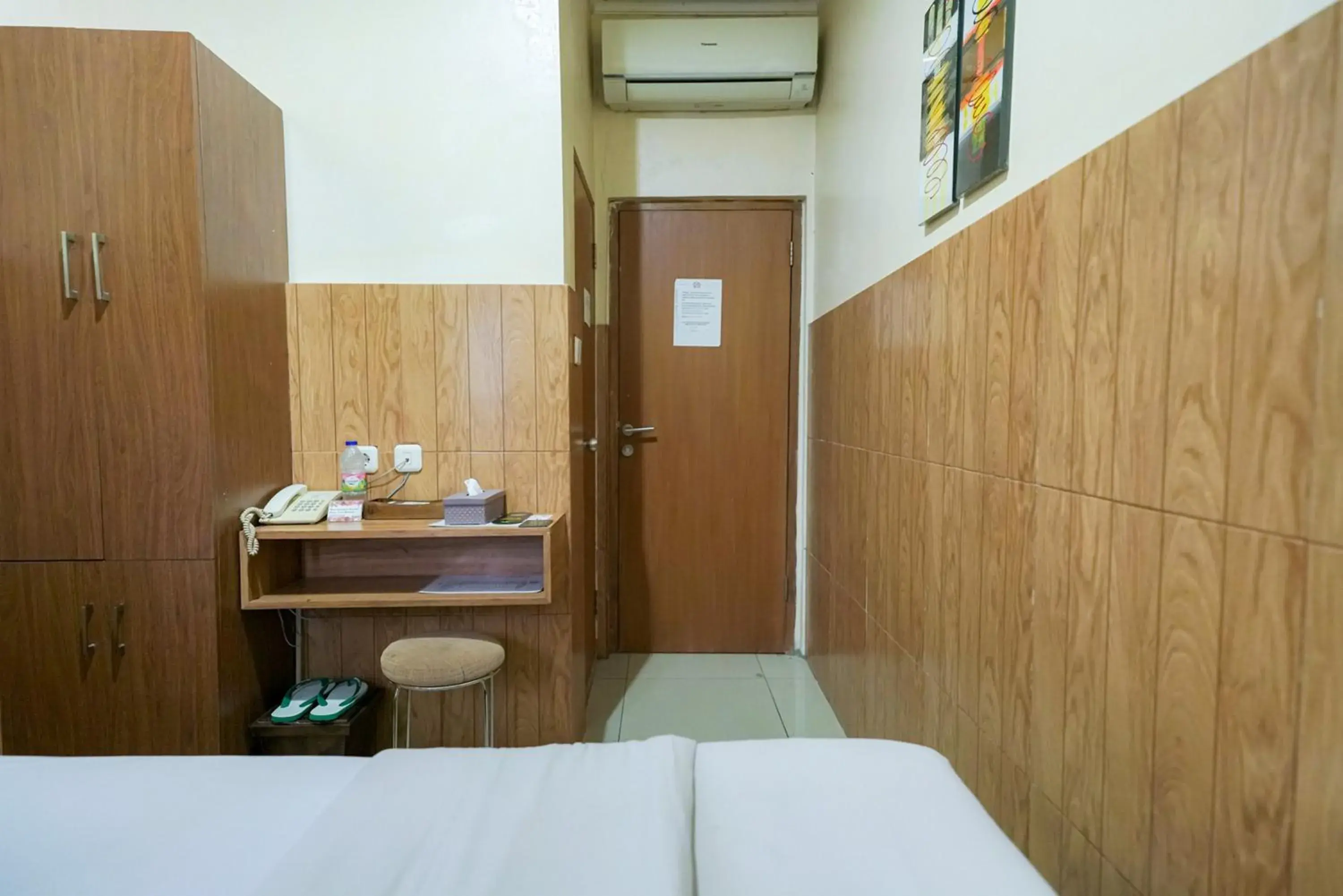 Bedroom, Bed in Urbanview Hotel 58 Bintaro Bedroom, Bed in Urbanview Hotel 58 Bintaro