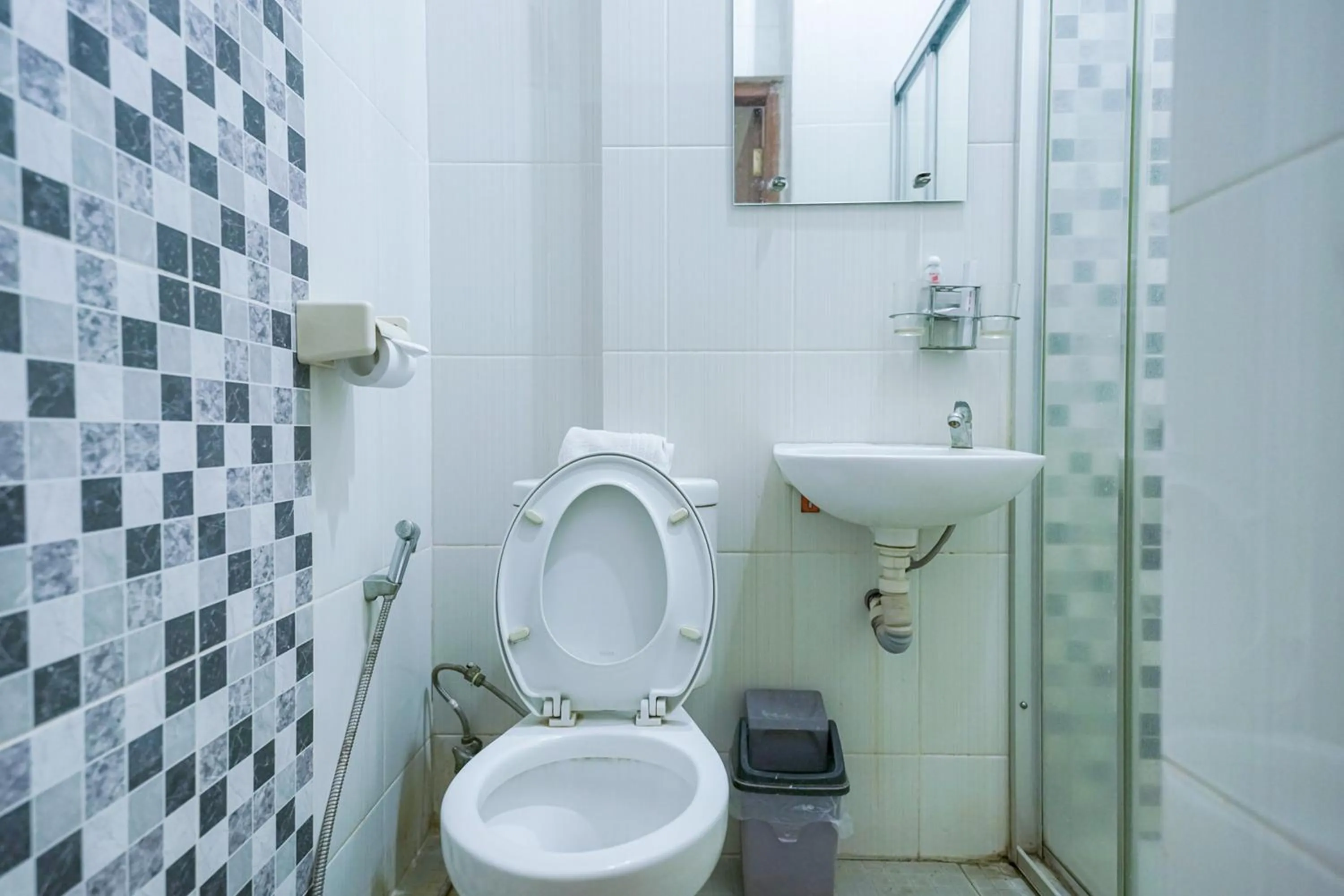 Bathroom in Urbanview Hotel 58 Bintaro