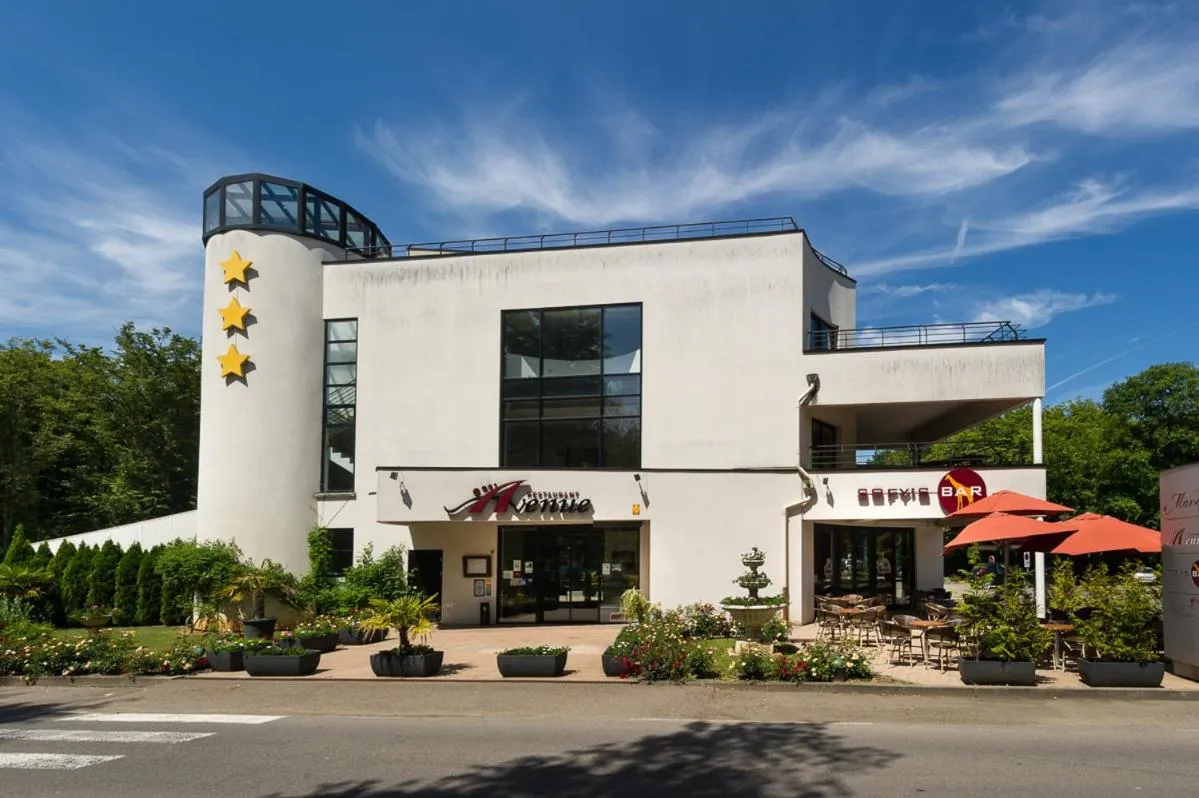 Property building in Hôtel Marso