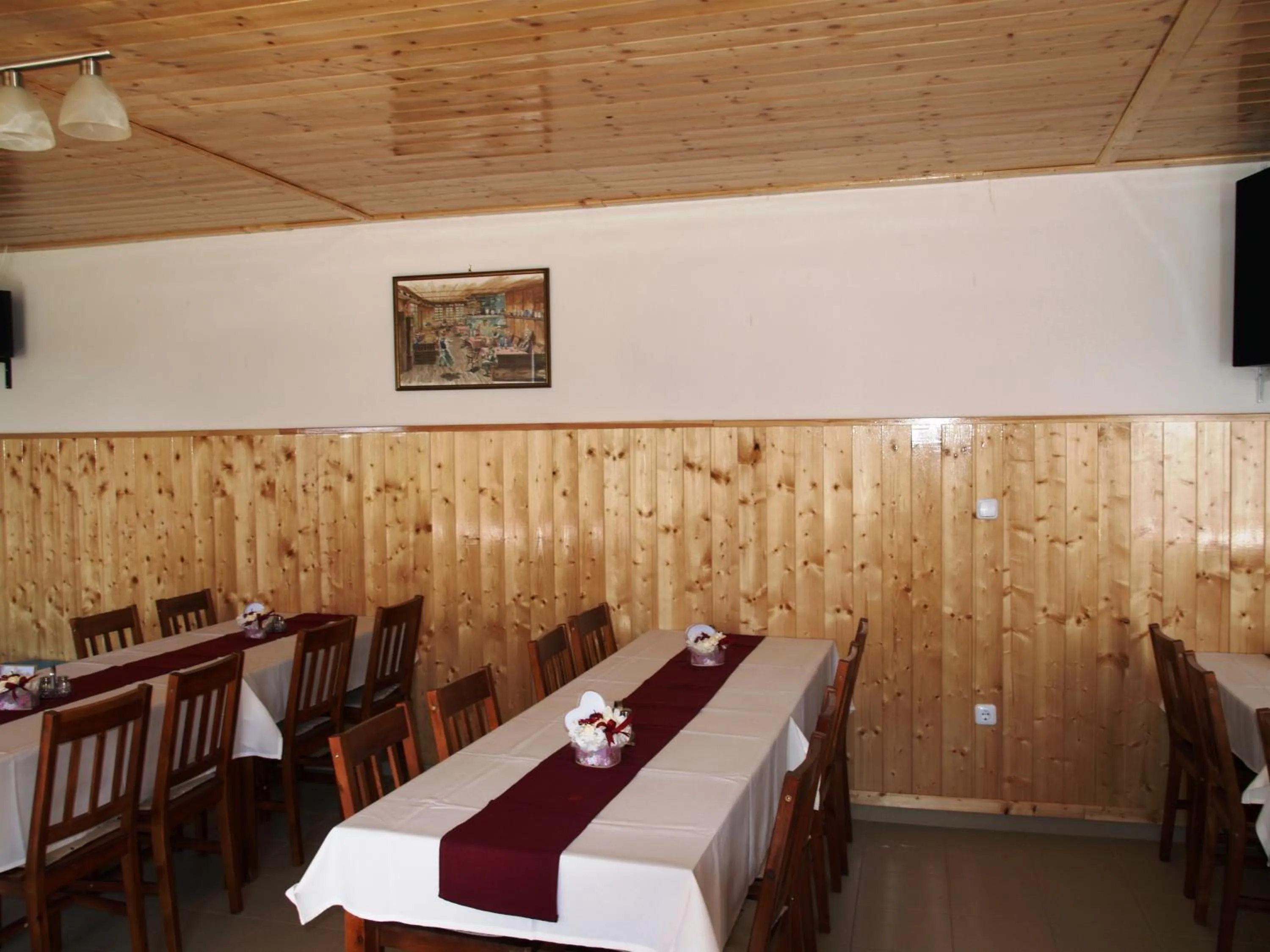 Restaurant/places to eat in Csodarét Kúria