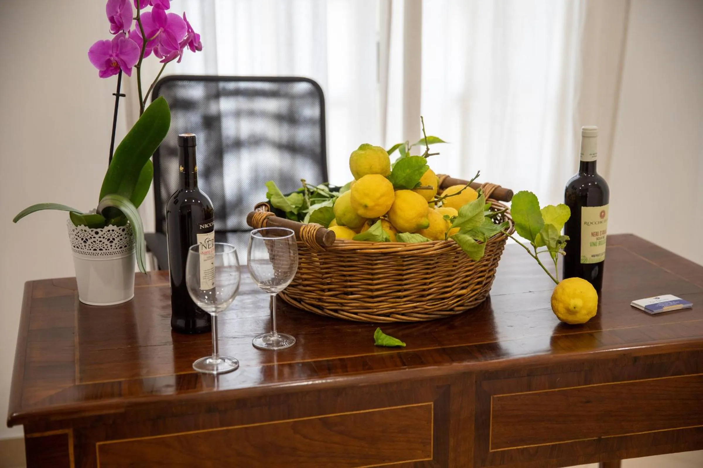 Food and drinks in b&b Zio Luciano