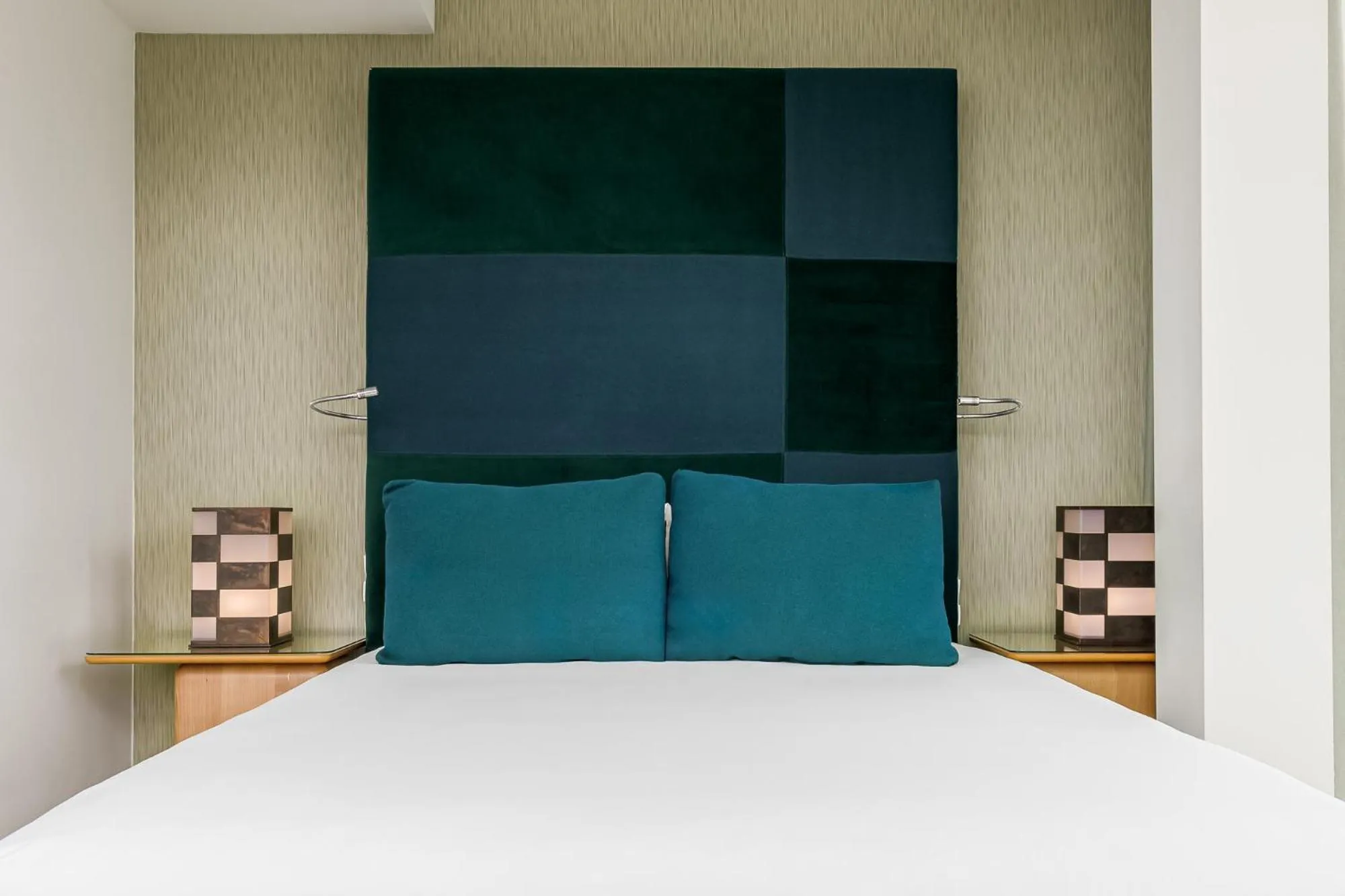 Photo of the whole room, Bed in Room Mate Aitana, Amsterdam