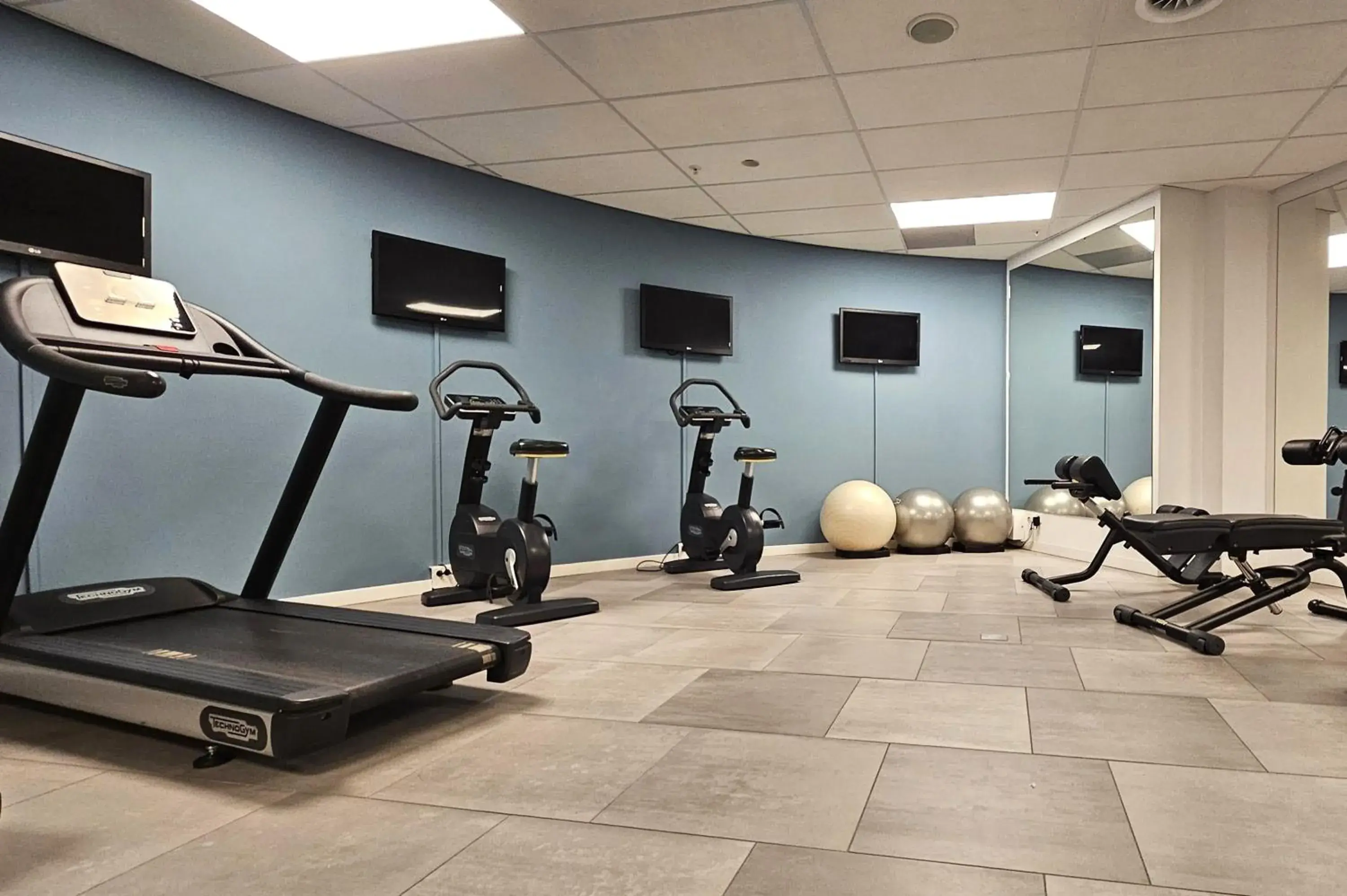 Fitness centre/facilities in Room Mate Aitana, Amsterdam Fitness centre/facilities in Room Mate Aitana, Amsterdam