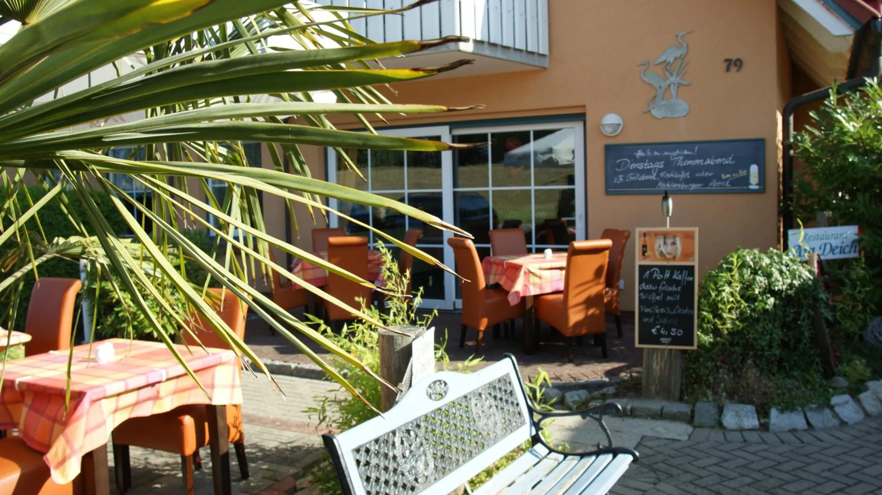 Restaurant/places to eat in Hotel Garni Am Deich Zingst