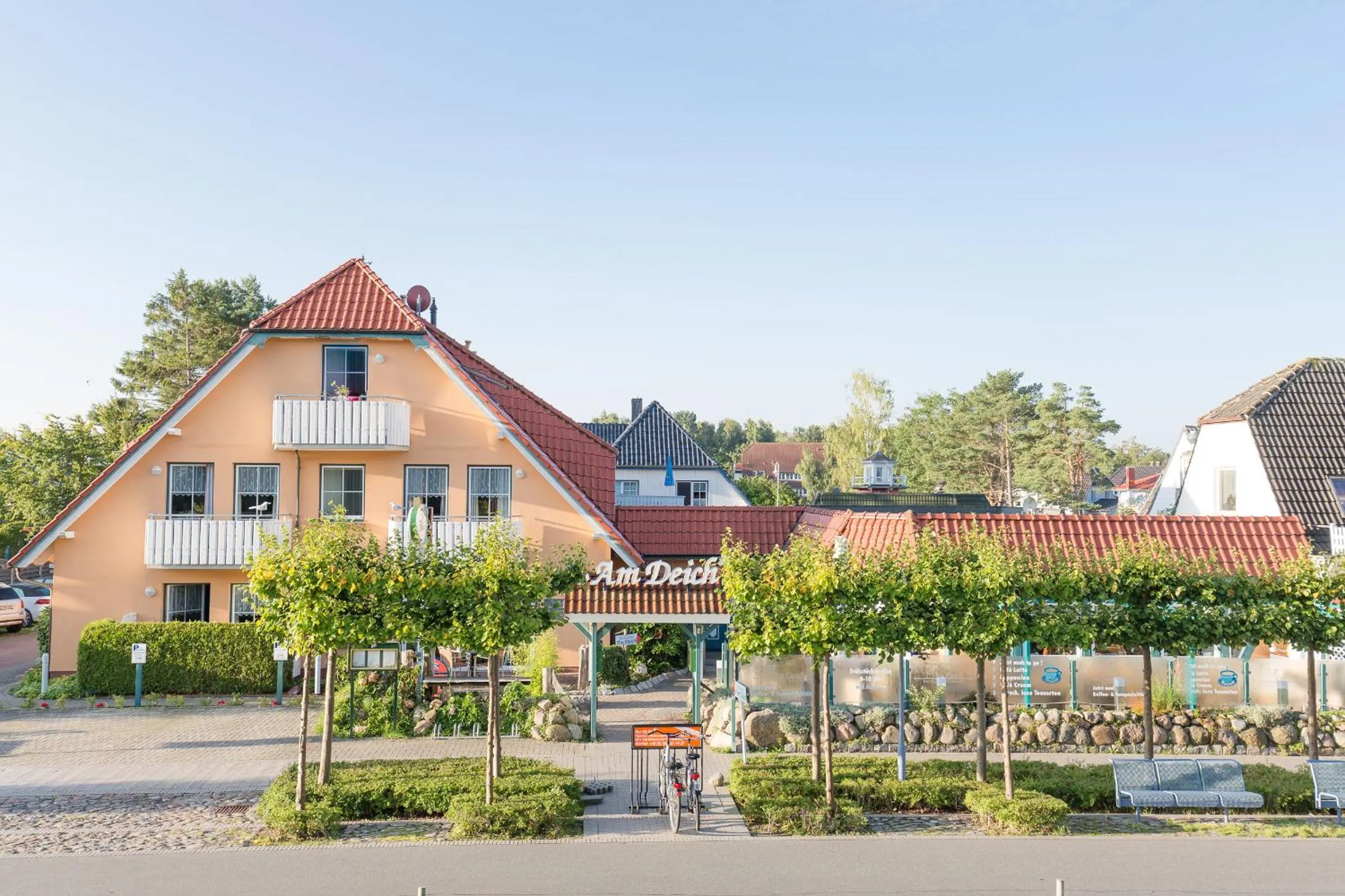 Property building in Hotel Garni Am Deich Zingst