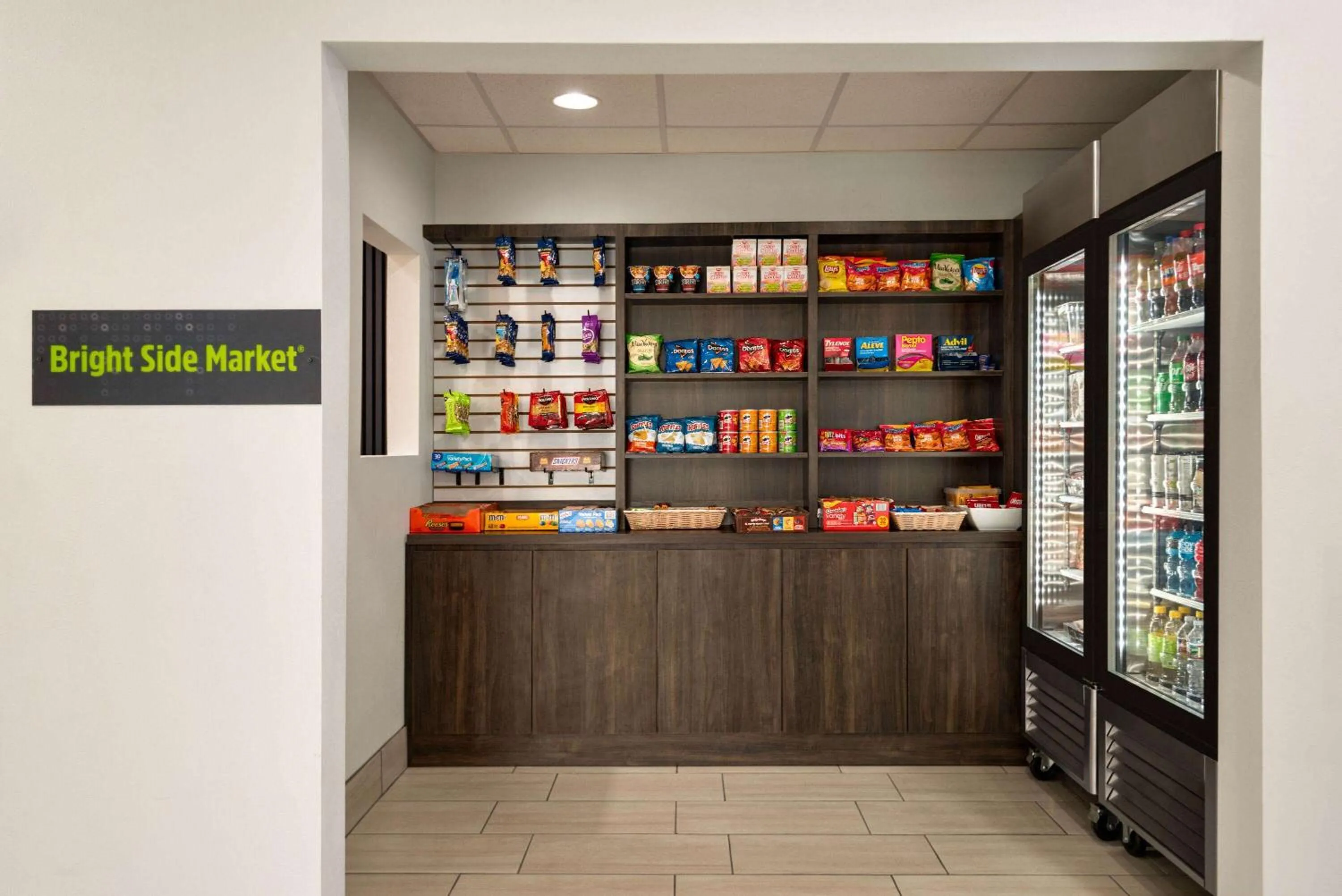 Food and drinks in La Quinta by Wyndham Gonzales LA