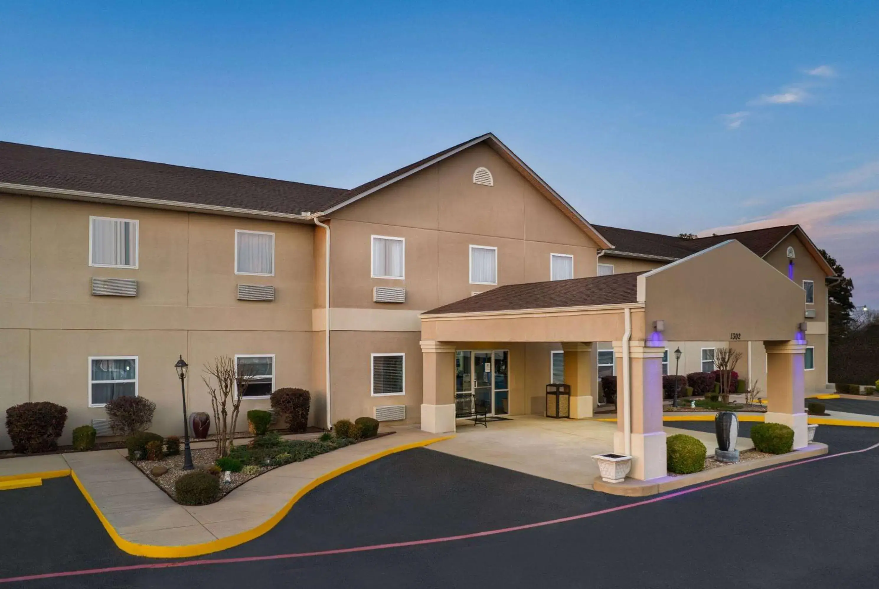 Property building in Days Inn & Suites by Wyndham Cabot Property building in Days Inn & Suites by Wyndham Cabot