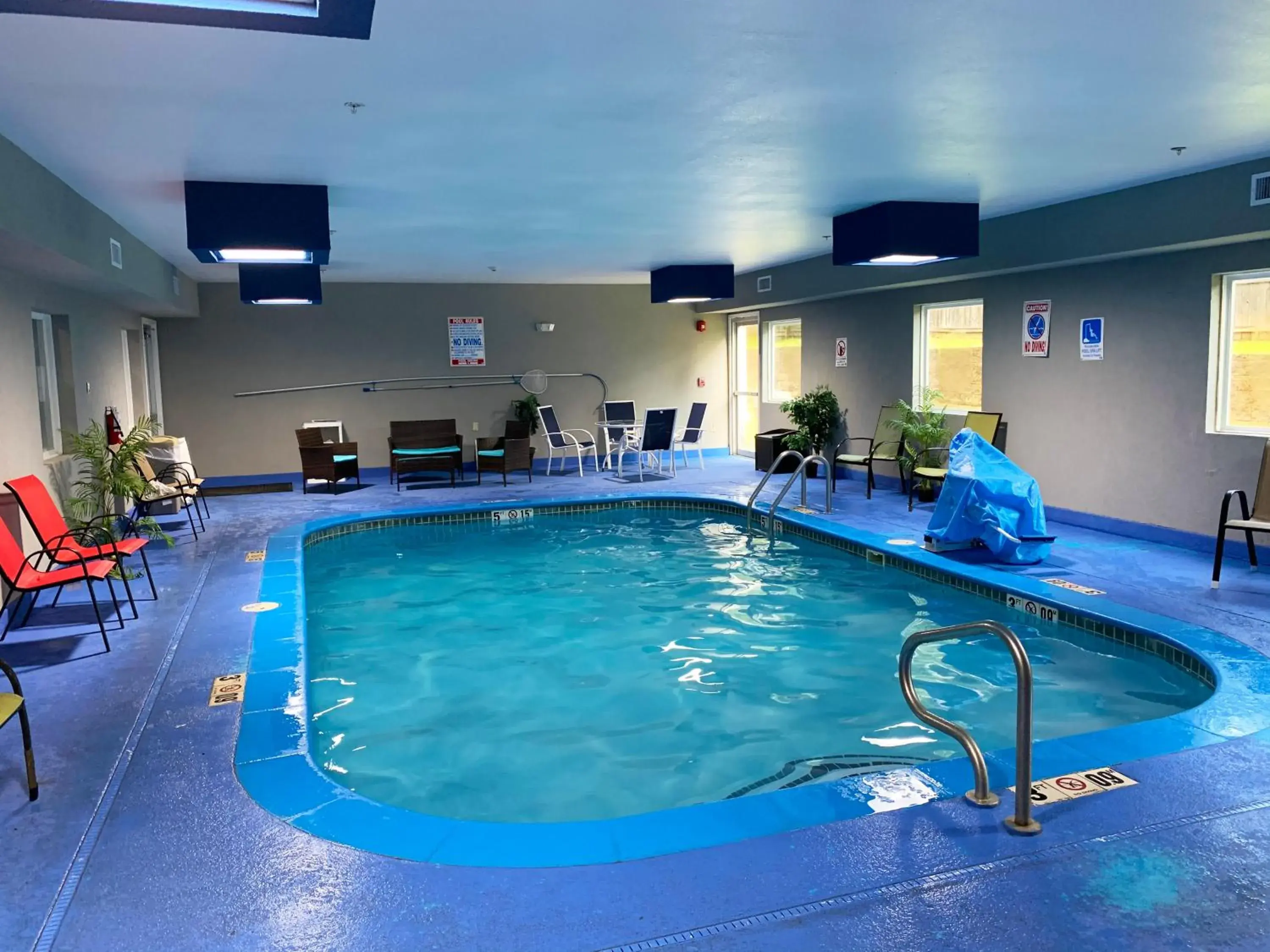 Swimming pool in Days Inn & Suites by Wyndham Cabot Swimming pool in Days Inn & Suites by Wyndham Cabot