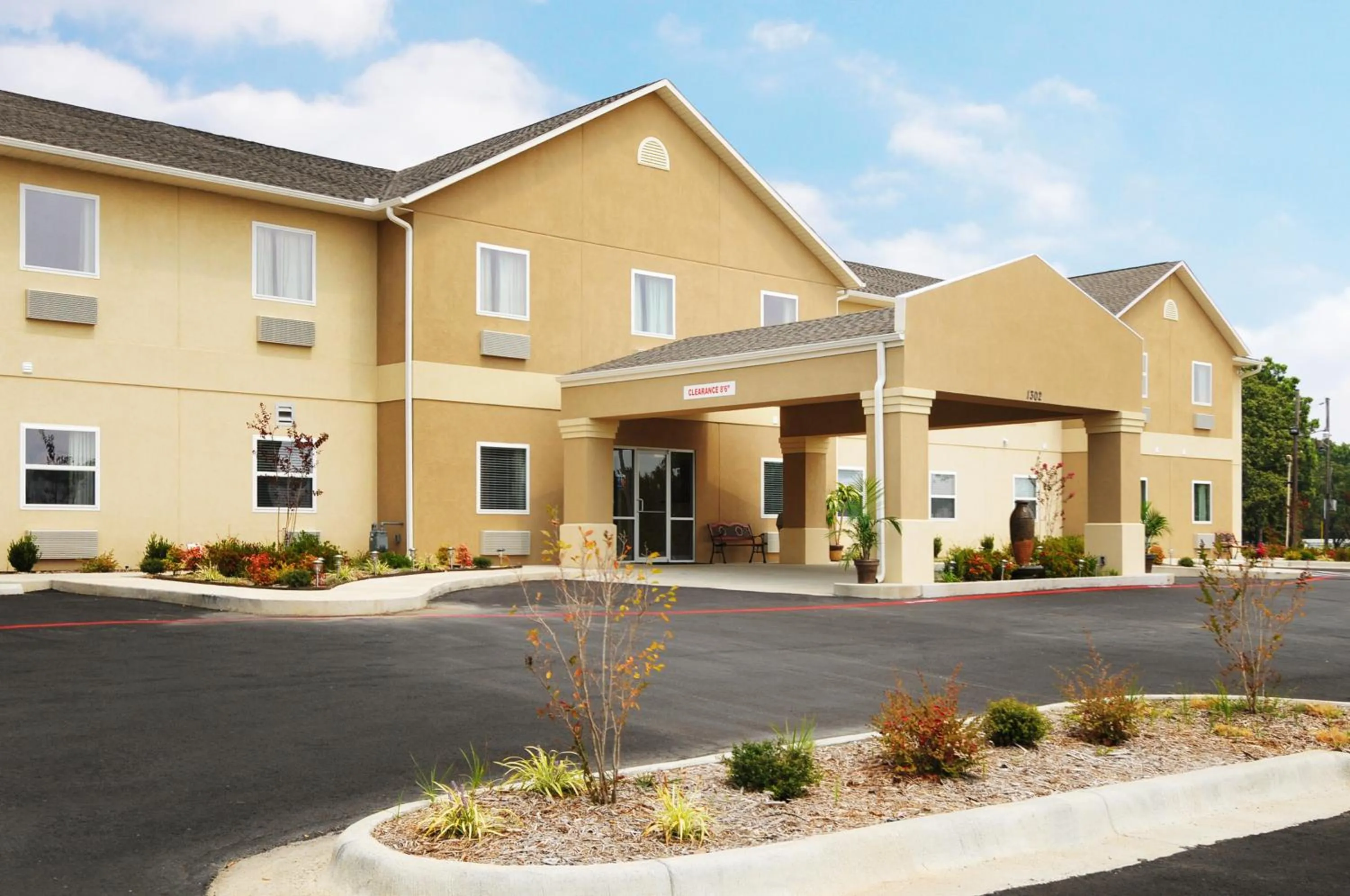 Property building in Days Inn & Suites by Wyndham Cabot