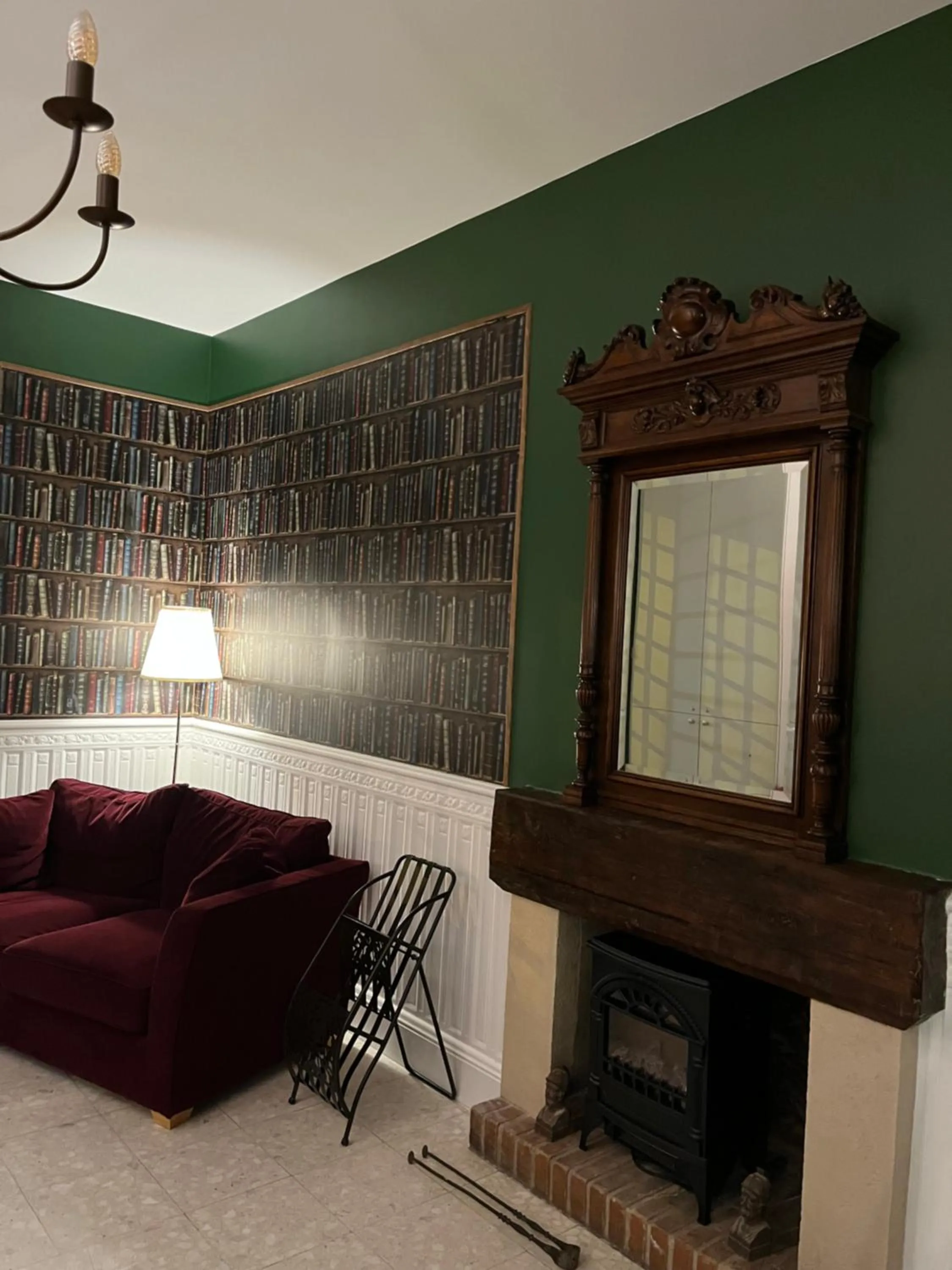 Living room in Logis Hôtel Restaurant Le Lascaux