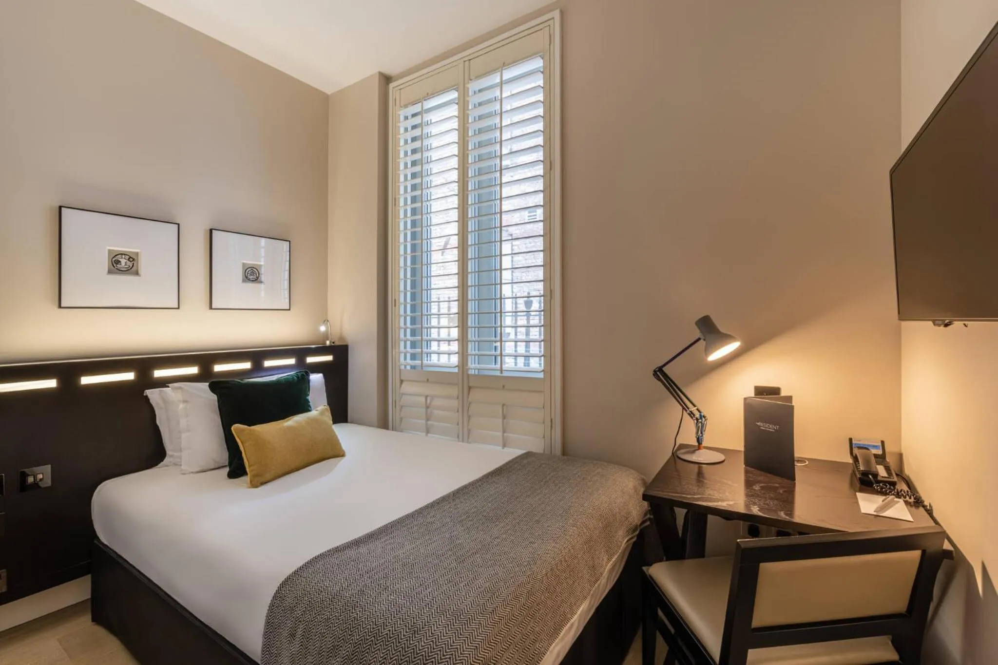 Photo of the whole room, Bed in The Resident Soho