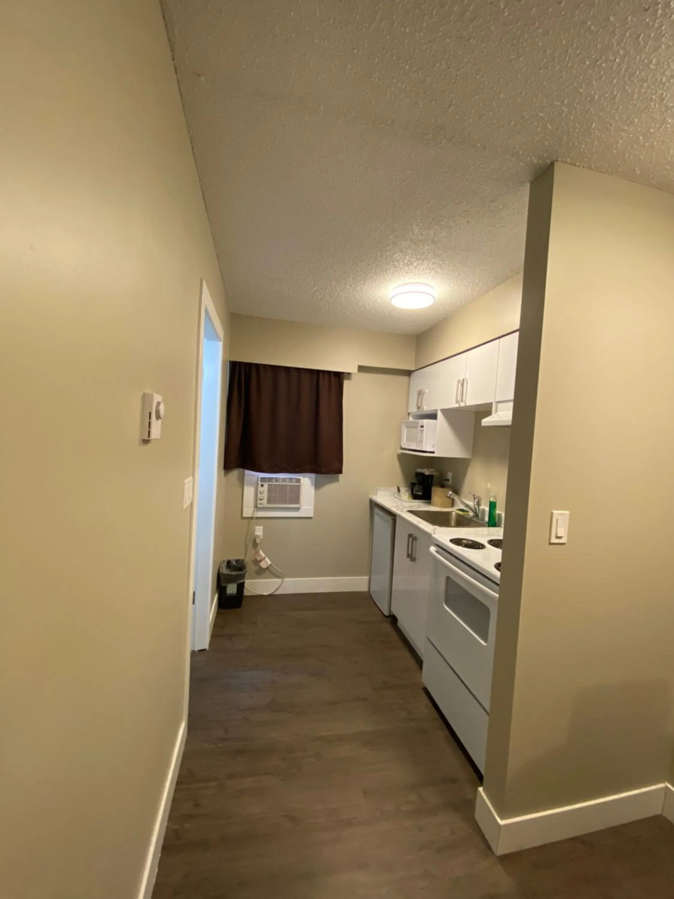Kitchen or kitchenette in Imperial Motel