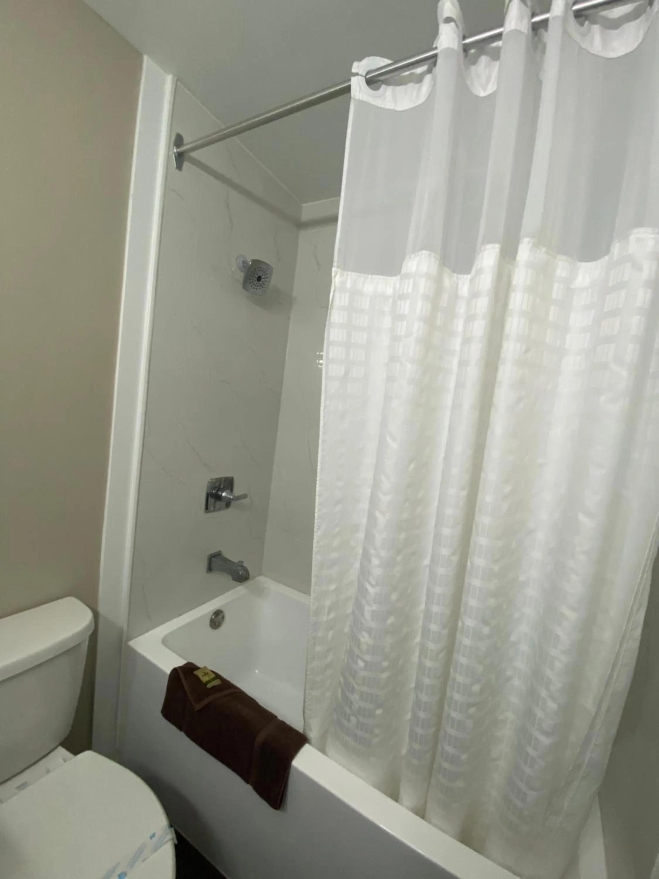 Bathroom in Imperial Motel