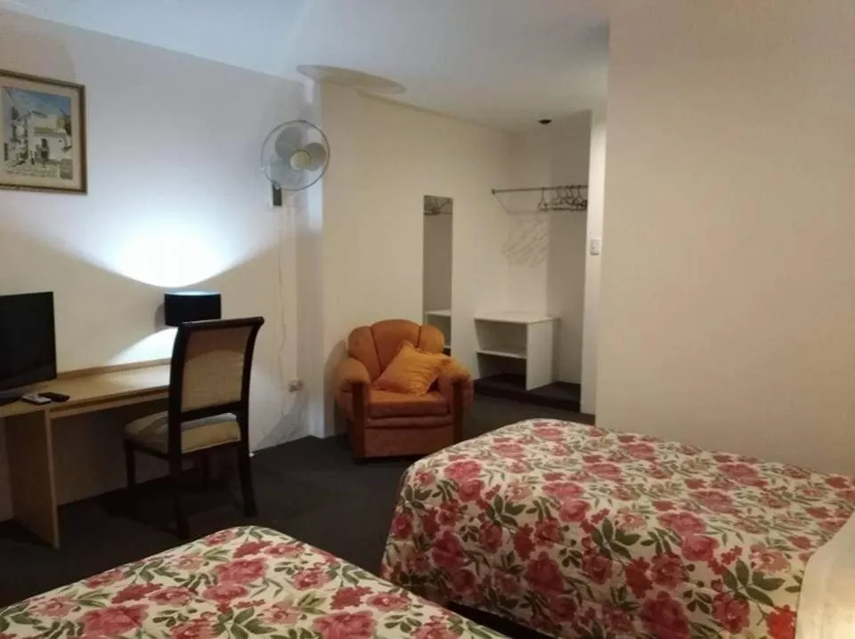 Photo of the whole room, Bed in Hotel La Posada Del Ingles