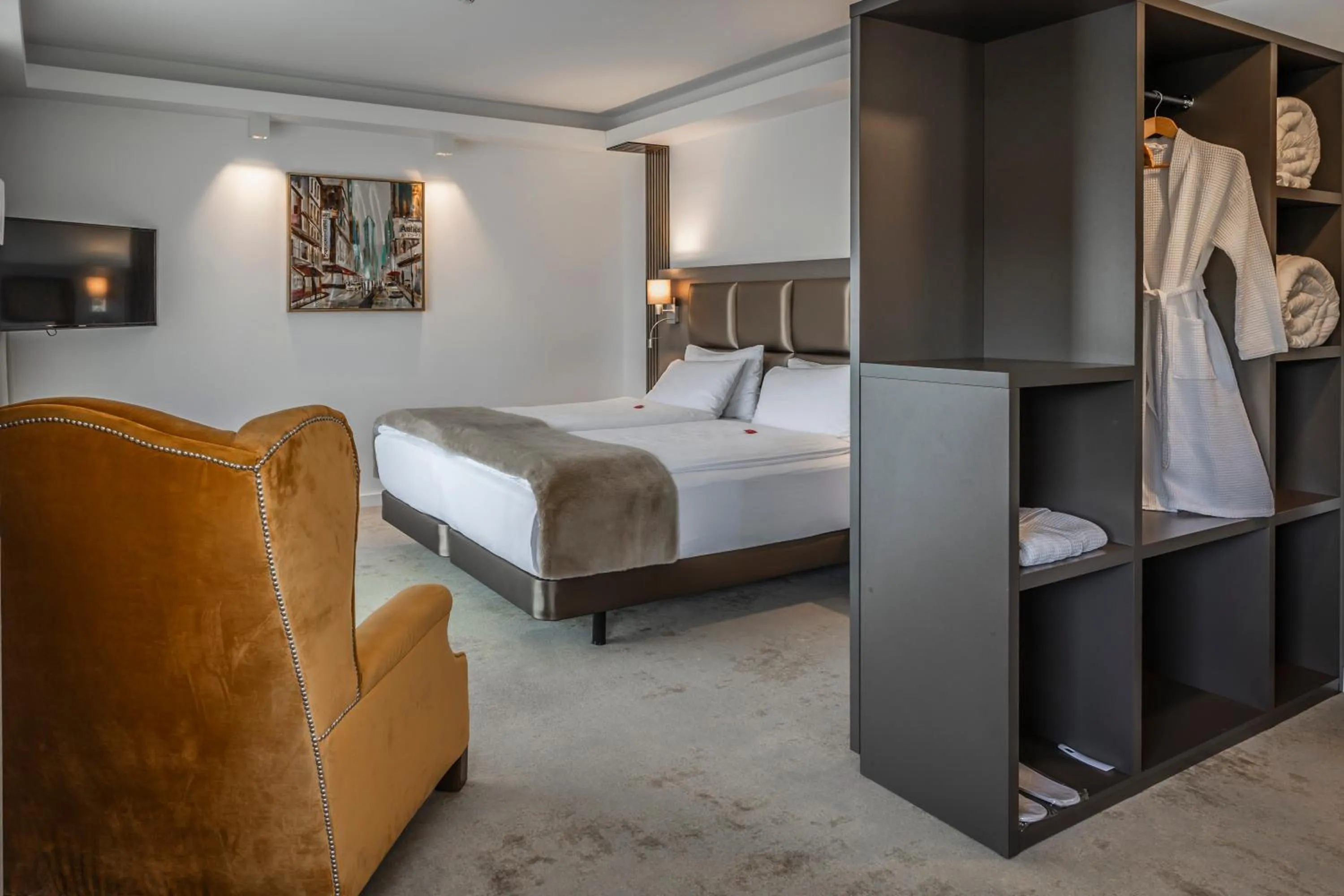 Photo of the whole room, Bed in Charm Boutique Hotel