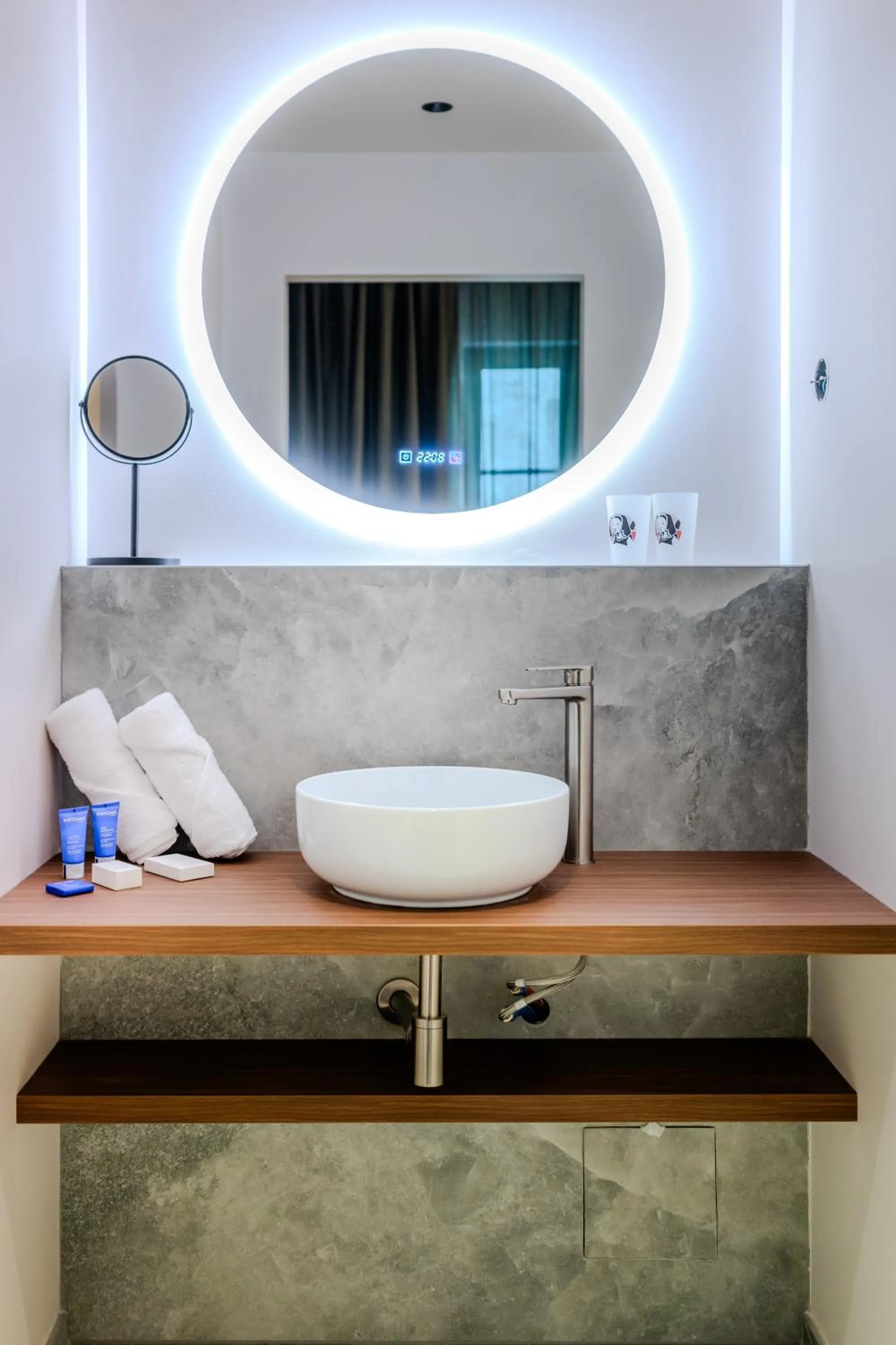 Bathroom in Hôtel Anne de Bretagne