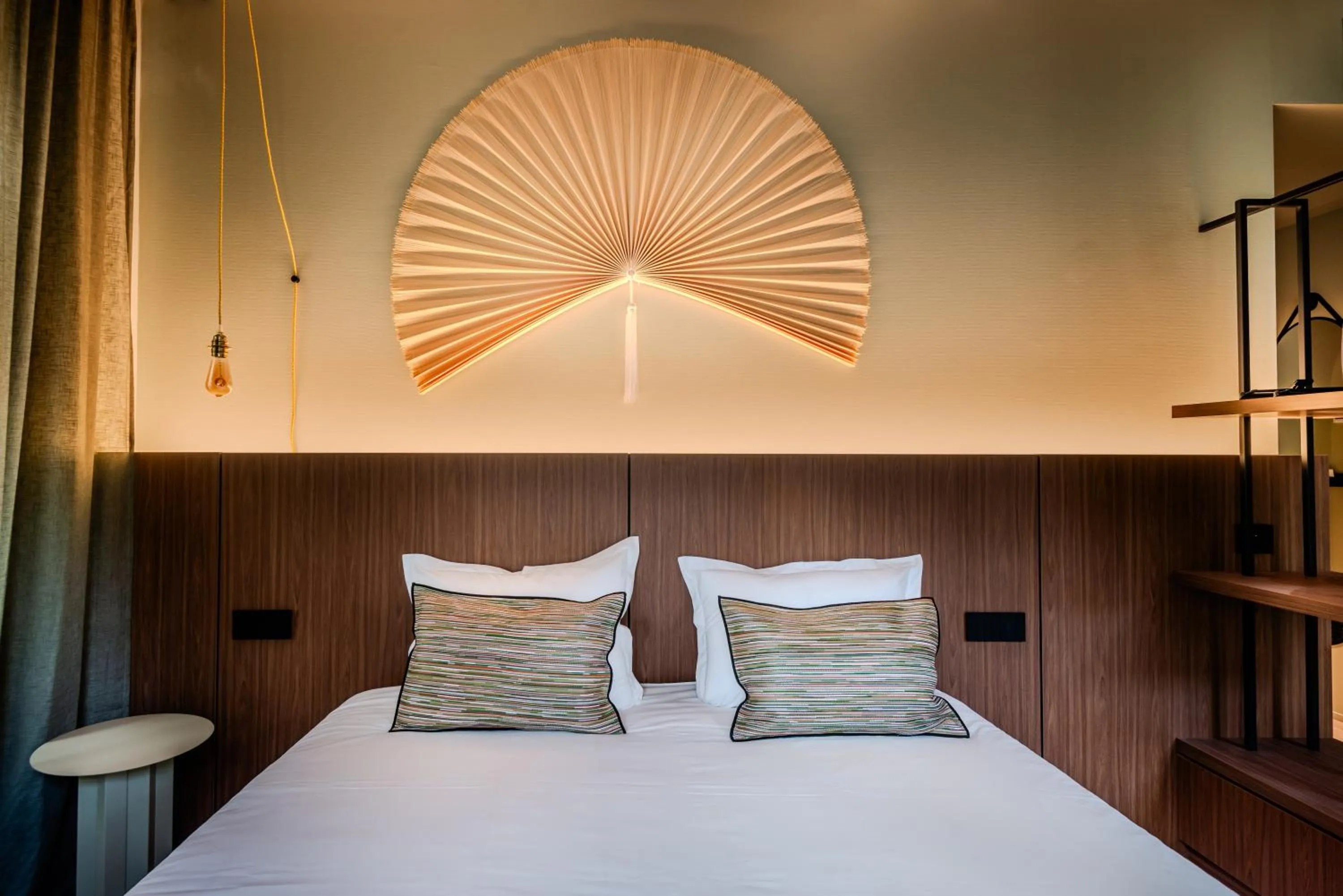 Bed in Hôtel Anne de Bretagne