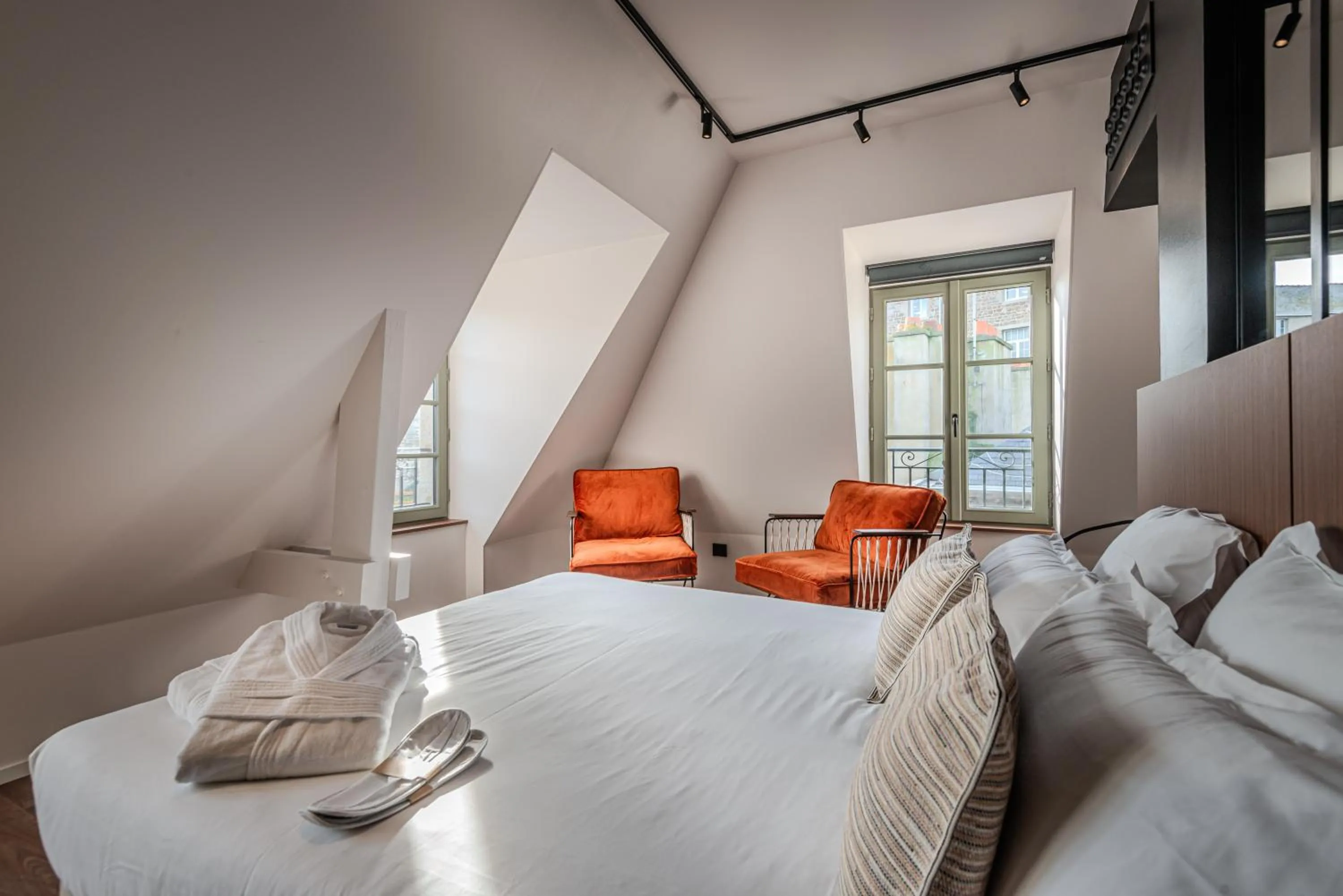 Bed in Hôtel Anne de Bretagne