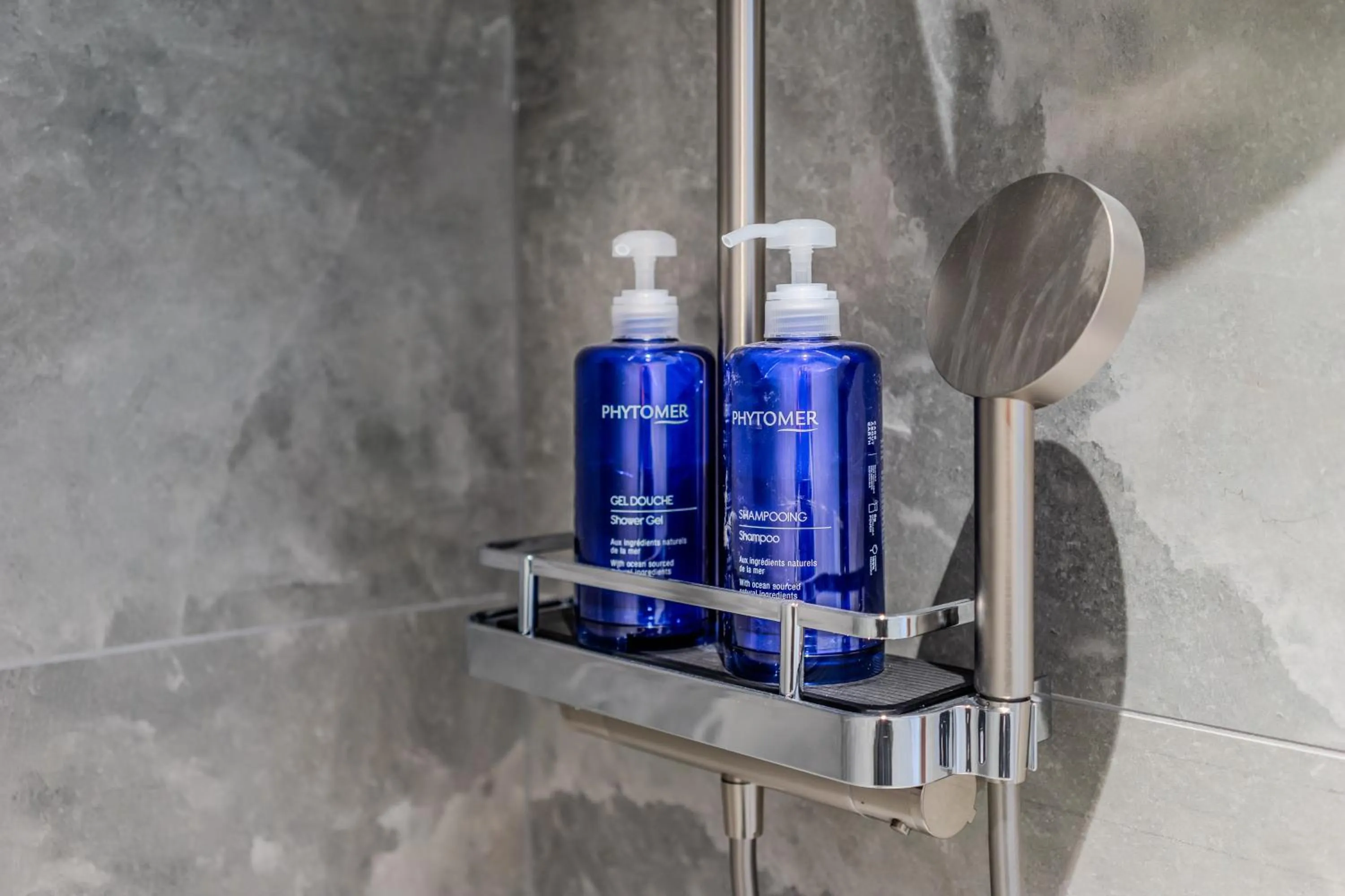 Bathroom in Hôtel Anne de Bretagne